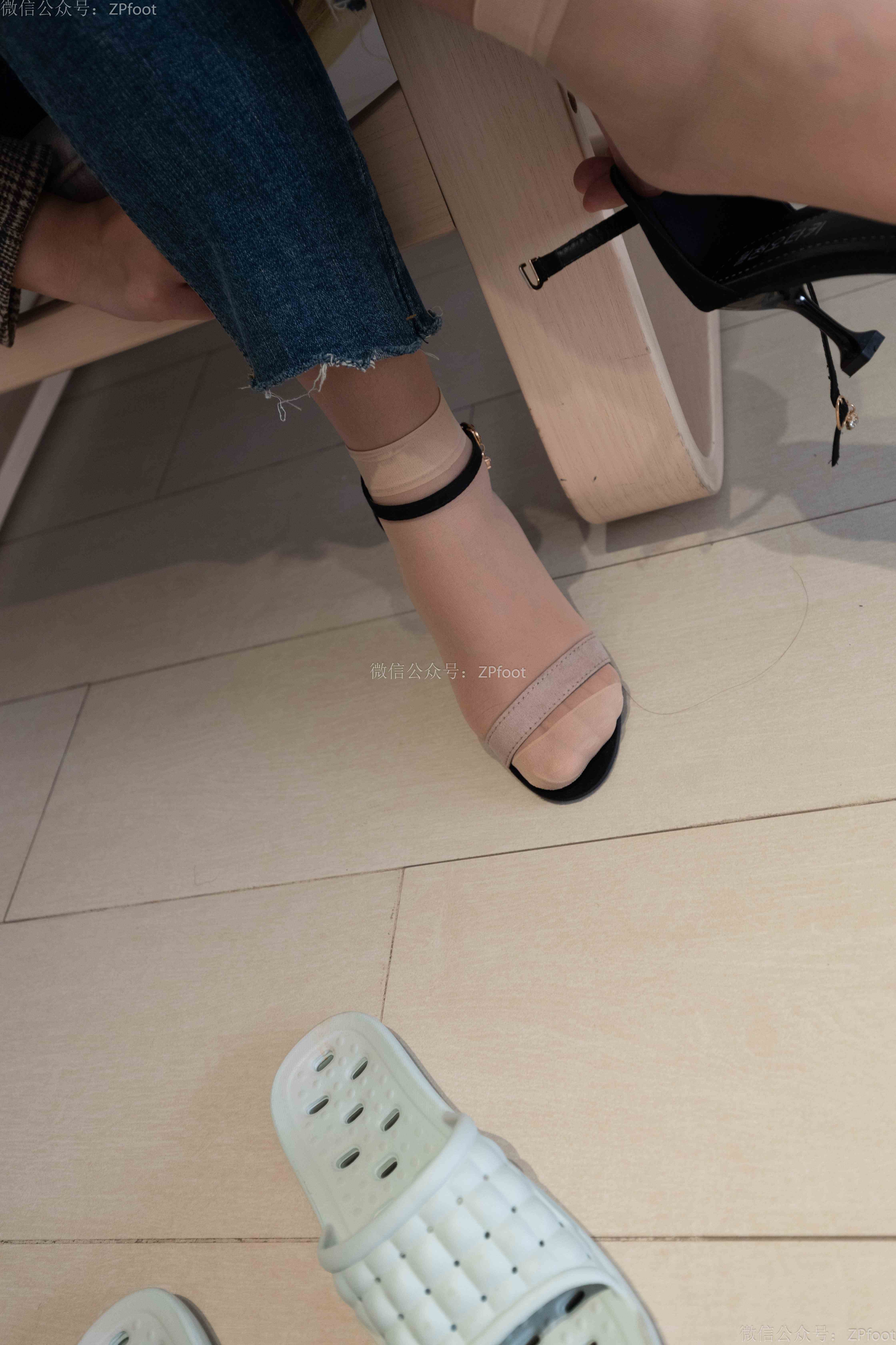 China Beauty Legs and feet 1201