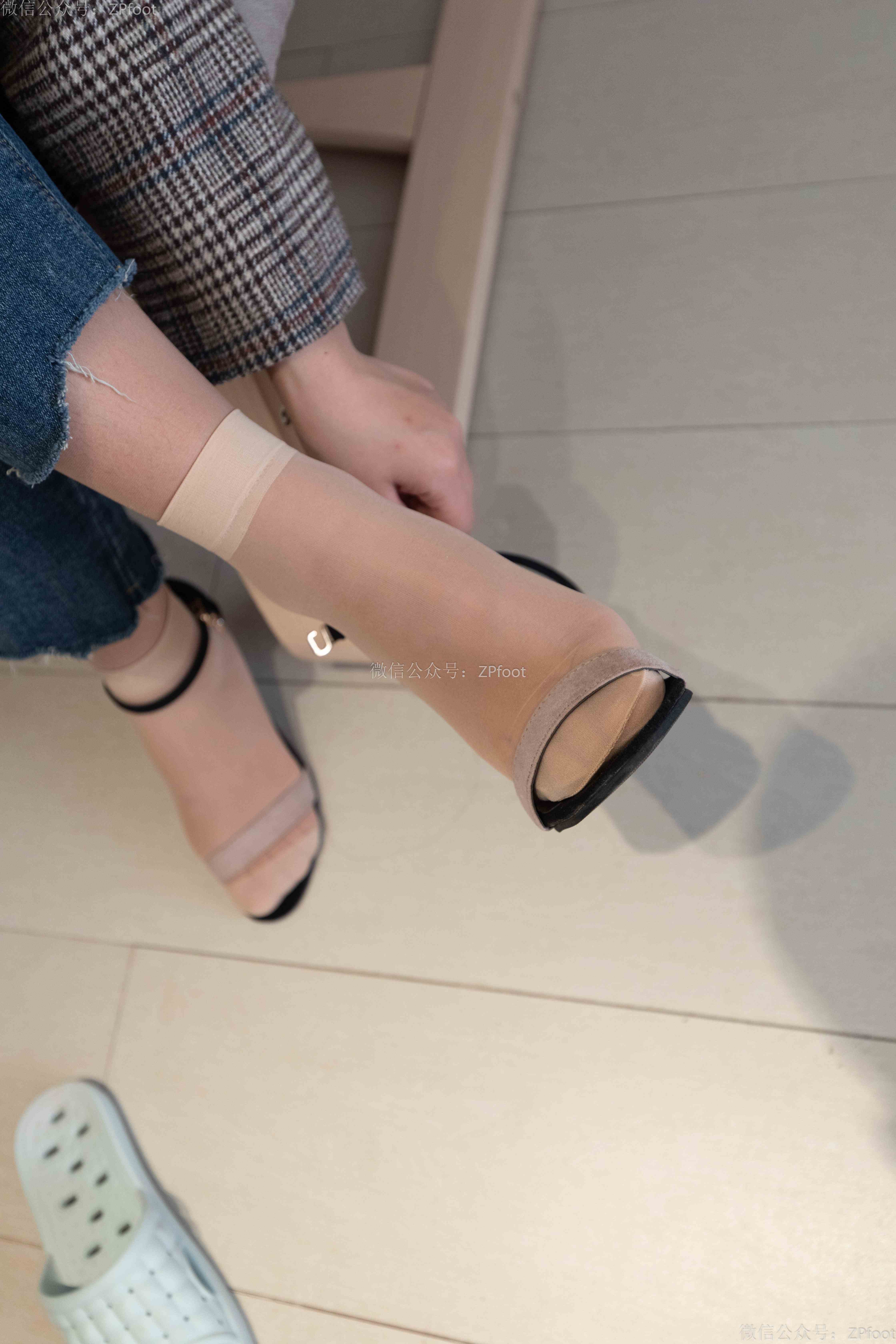 China Beauty Legs and feet 1201