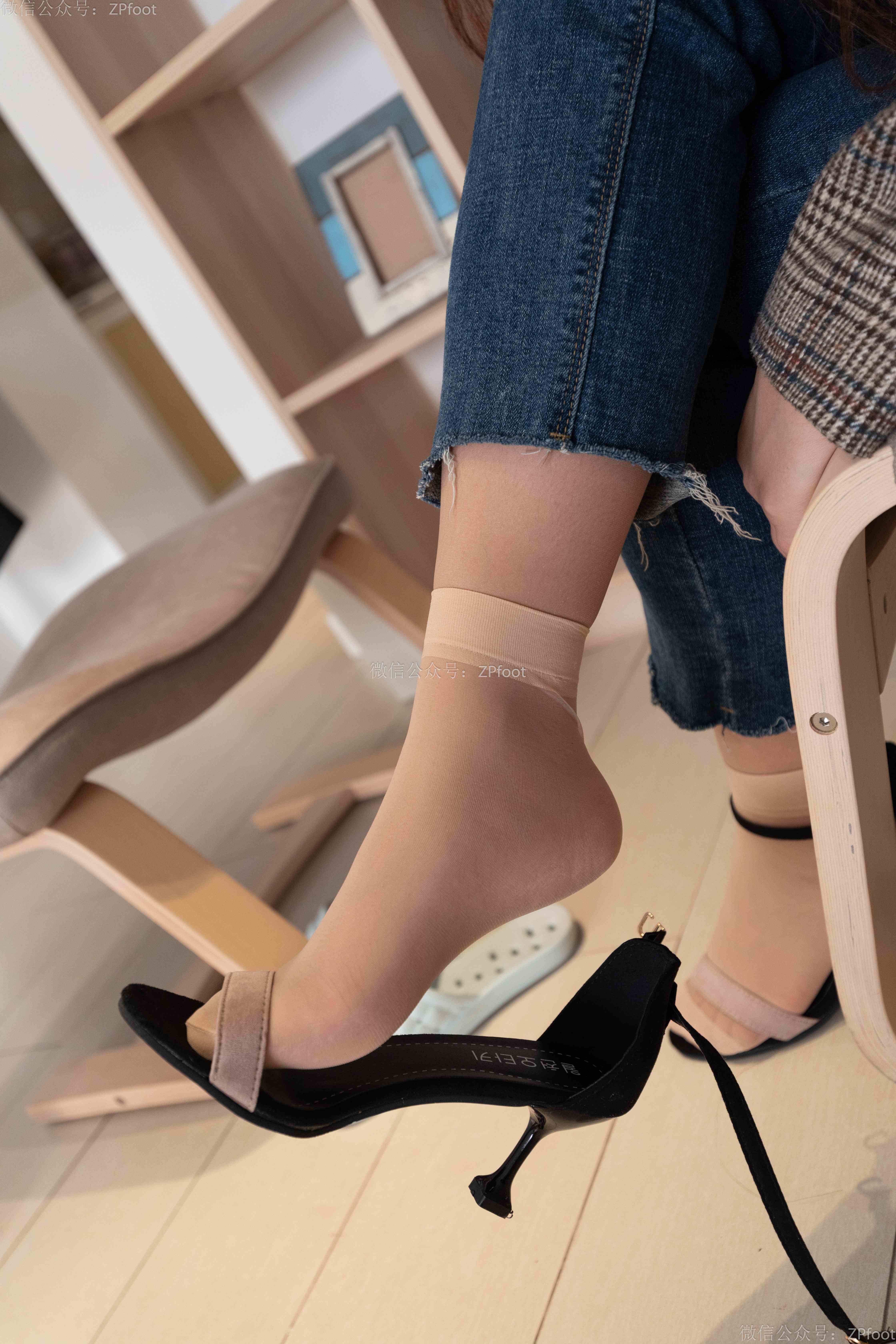 China Beauty Legs and feet 1201