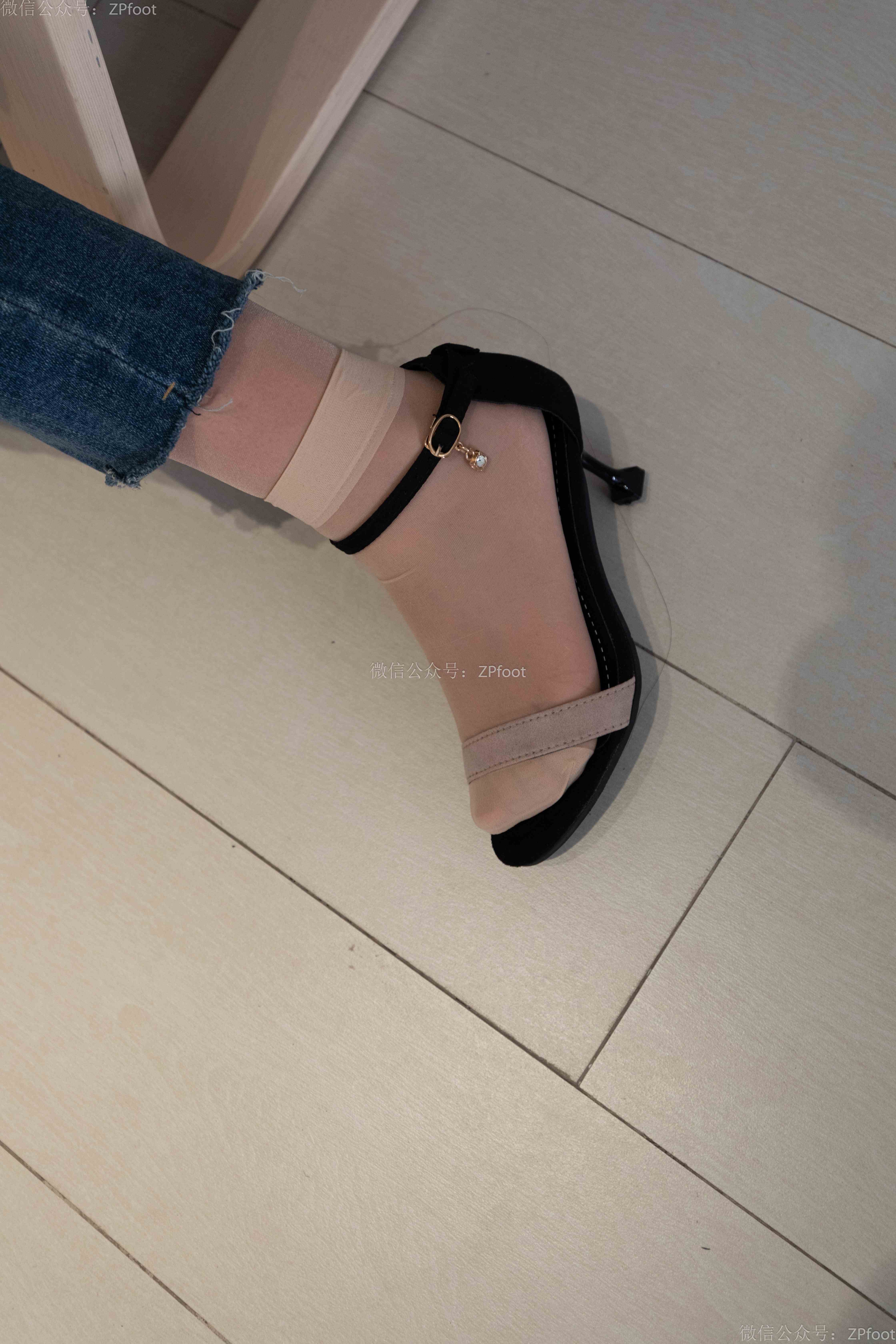 China Beauty Legs and feet 1201