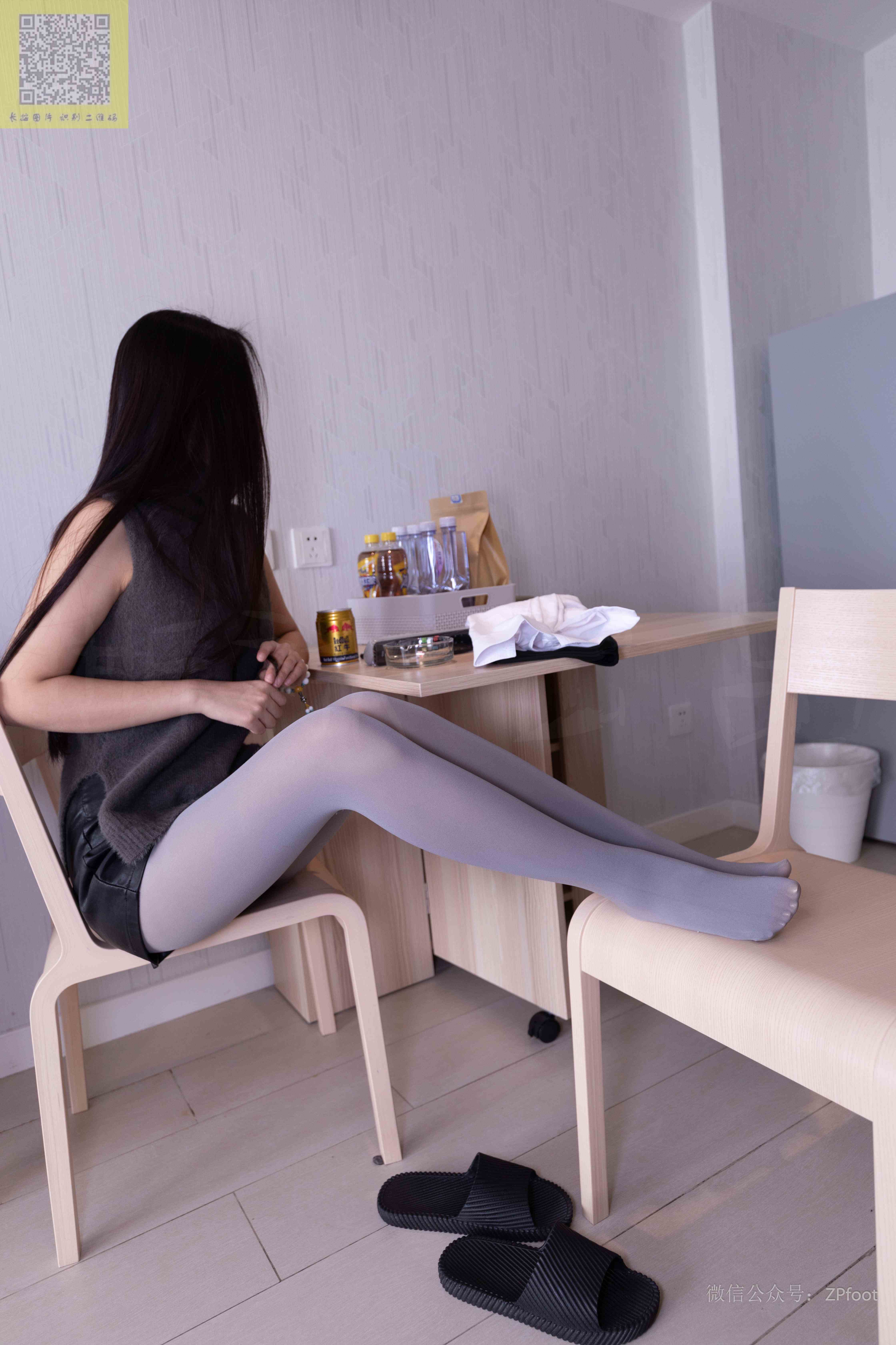 China Beauty Legs and feet 1203