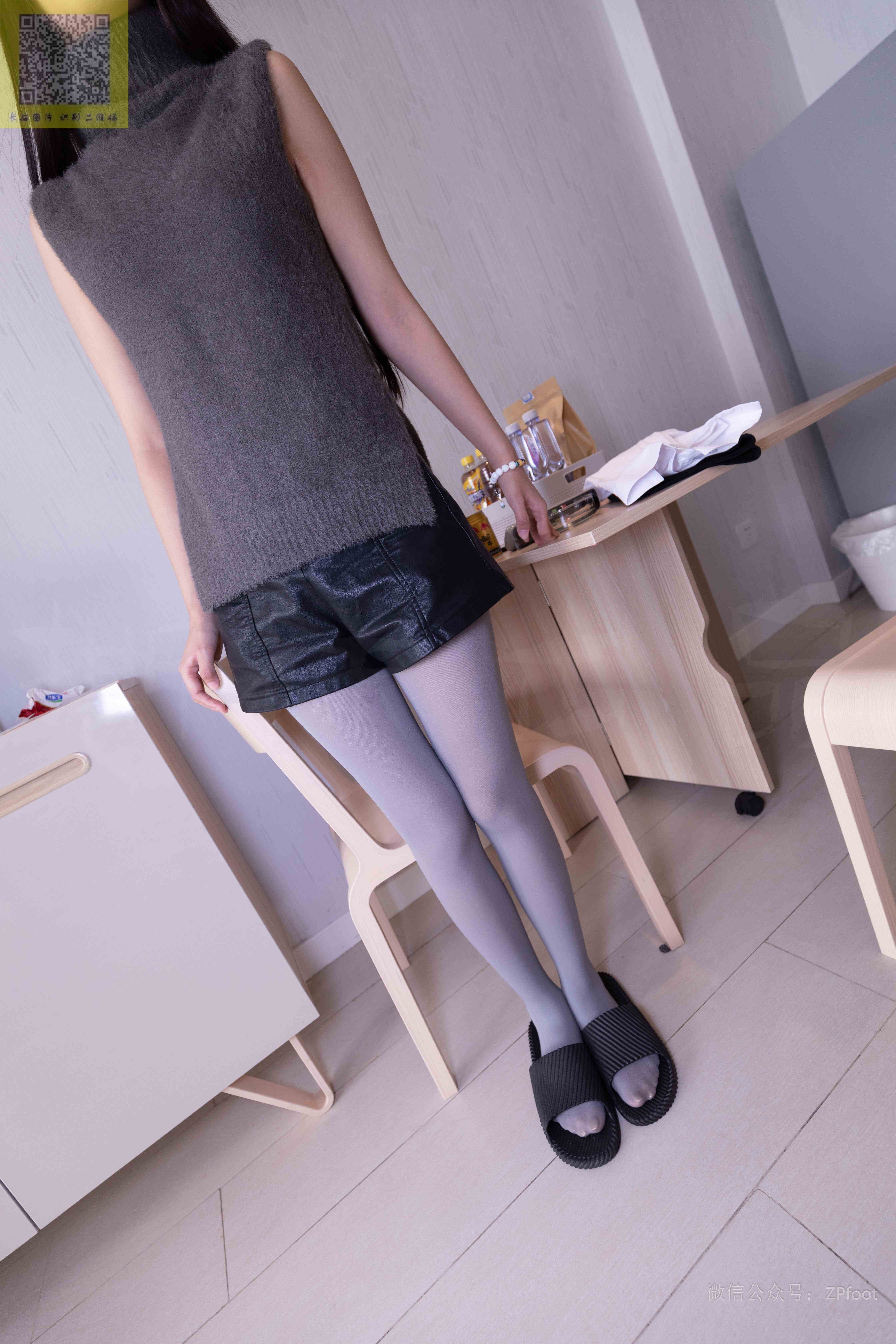 China Beauty Legs and feet 1203