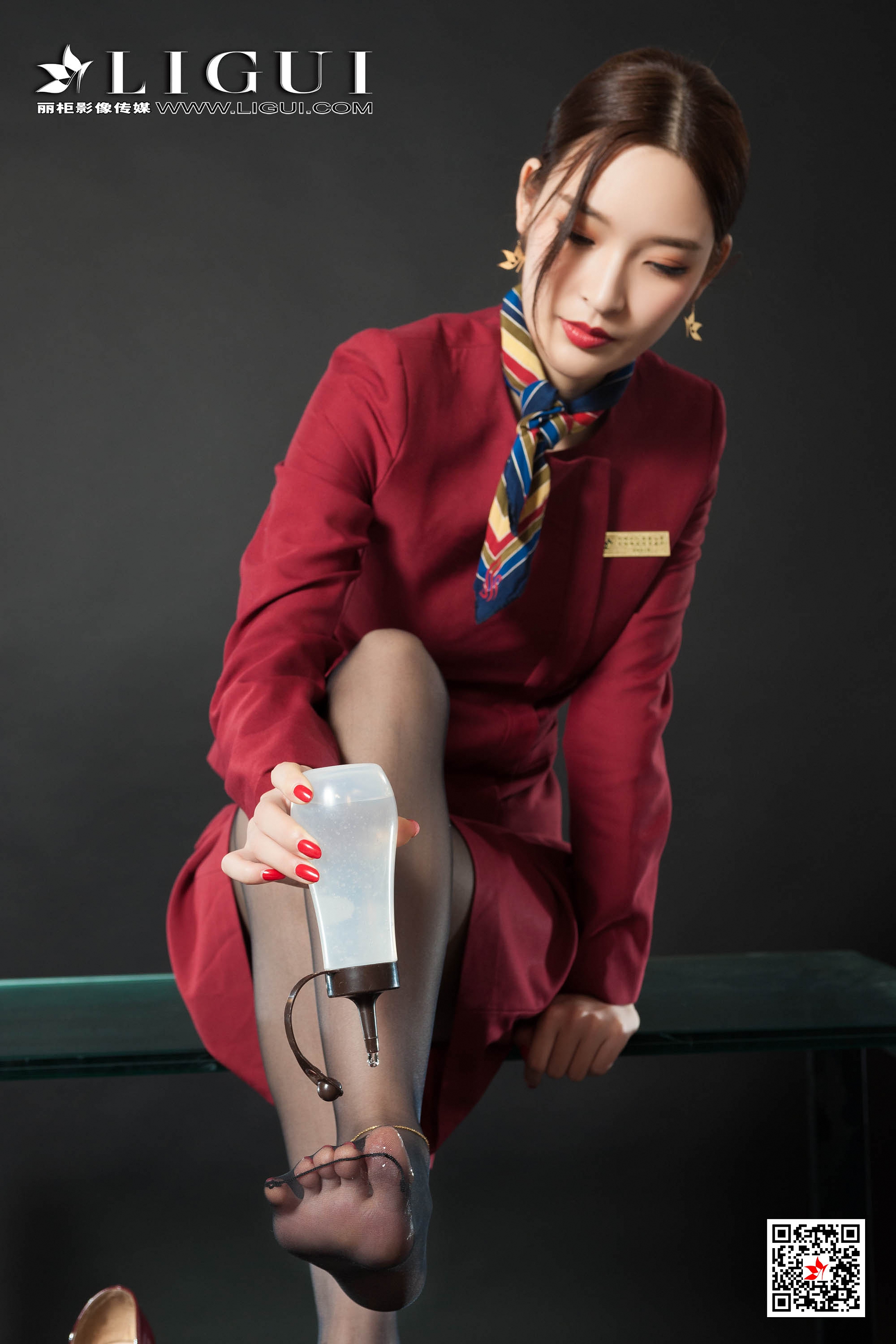 pretty lady dirty feet 94