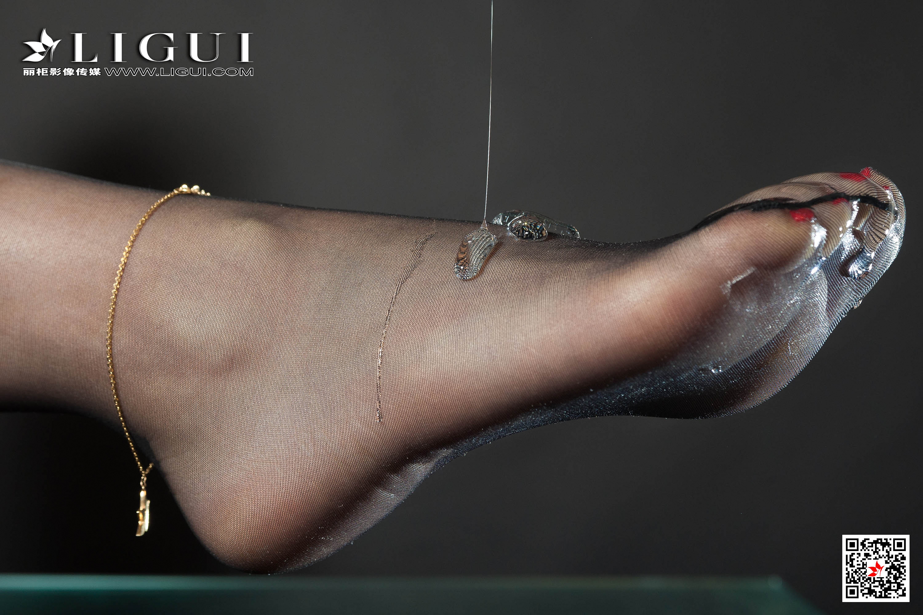 pretty lady dirty feet 94