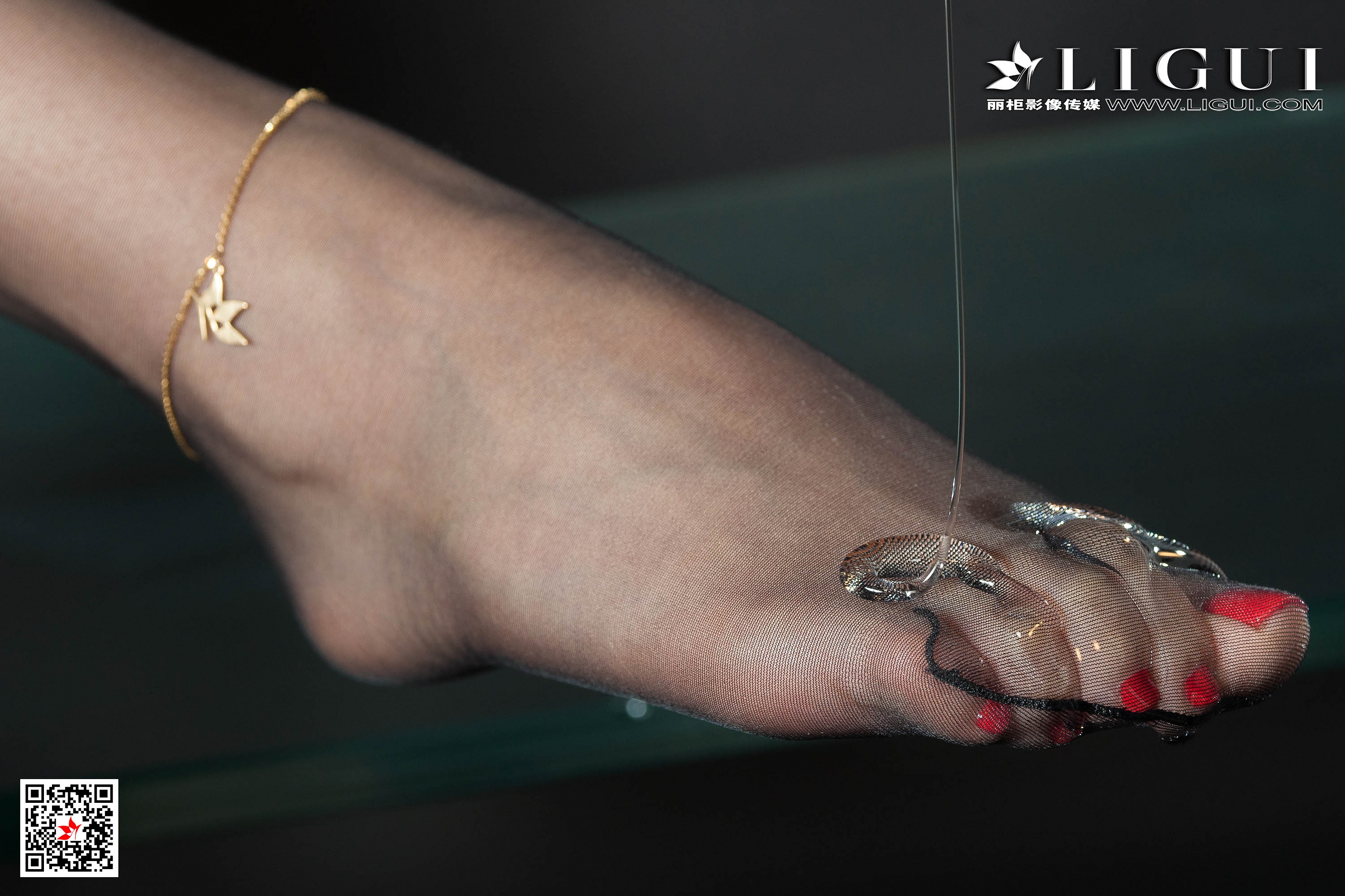 pretty lady dirty feet 94