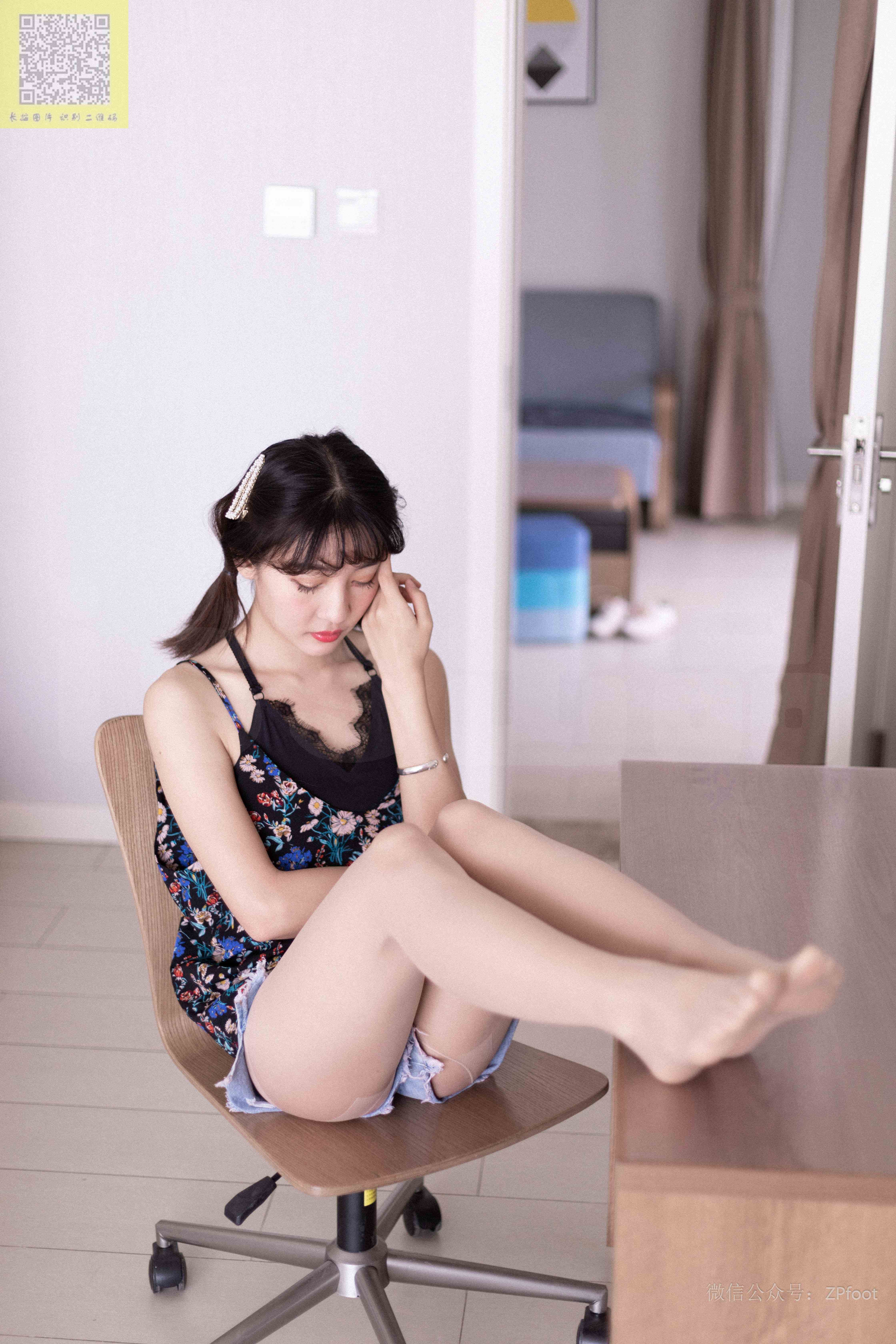 China Beauty Legs and feet 1207