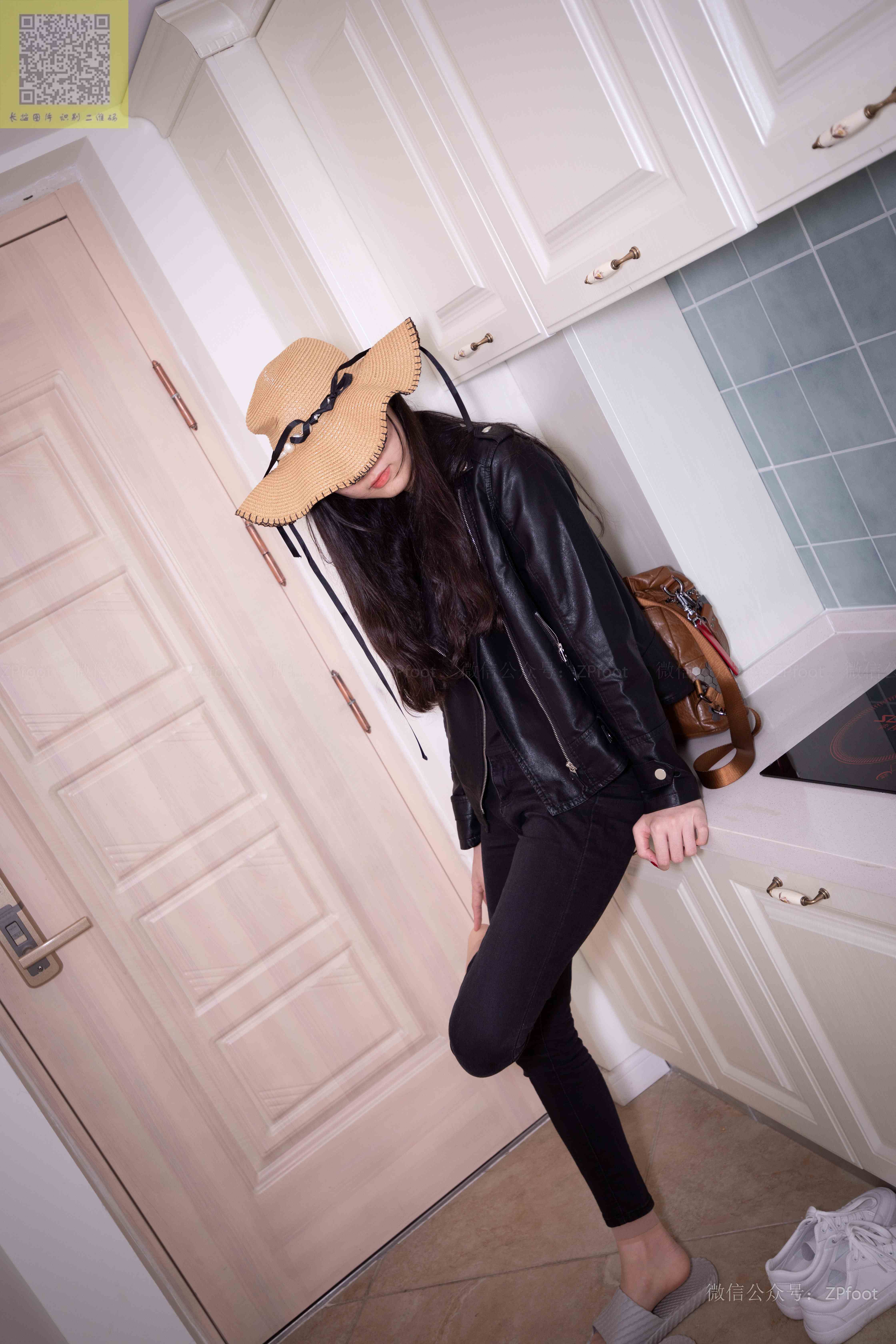 China Beauty Legs and feet 1209