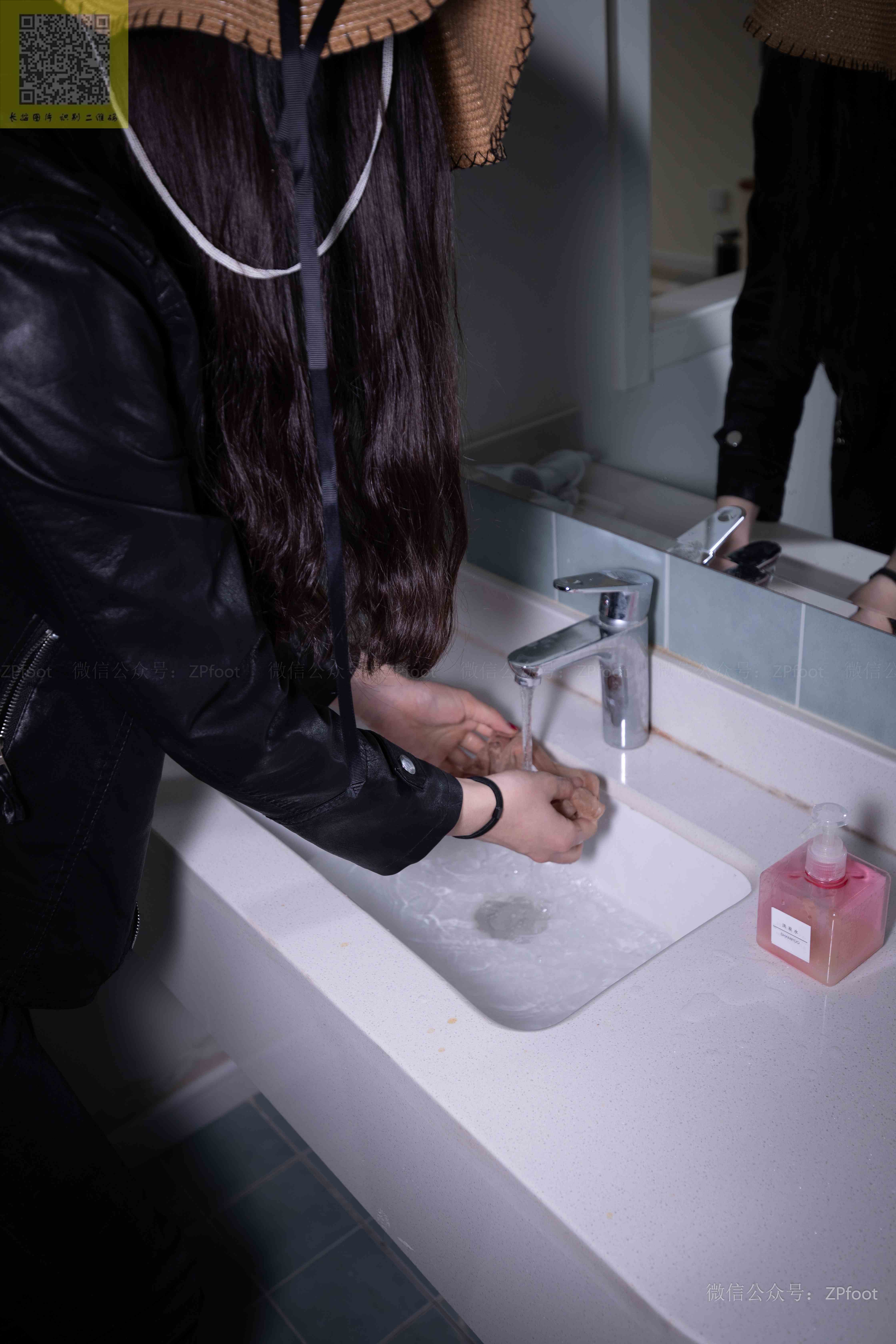 China Beauty Legs and feet 1209