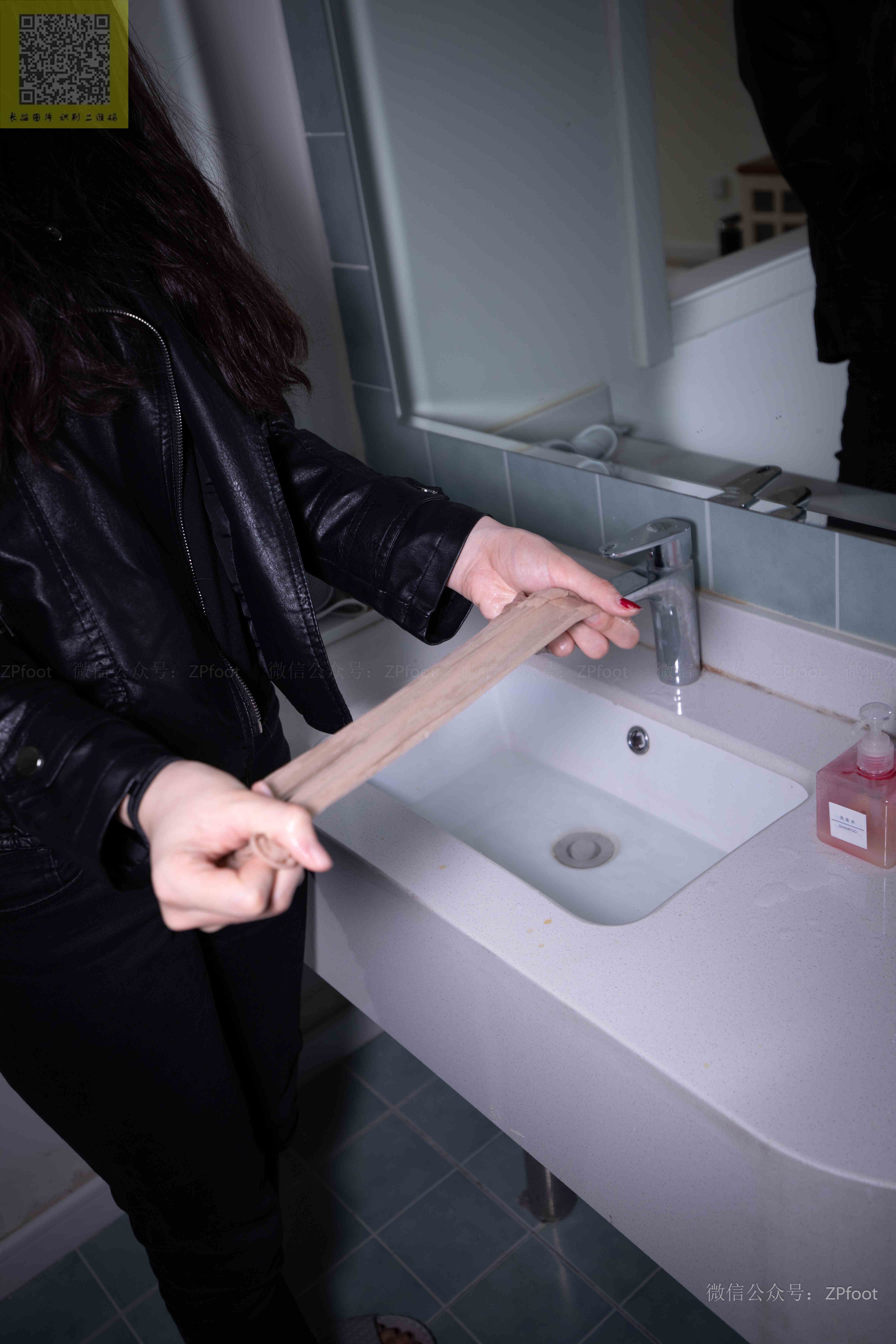 China Beauty Legs and feet 1209