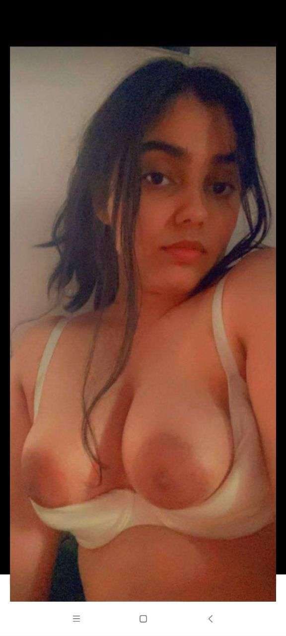 Cute Girl Sending Nude