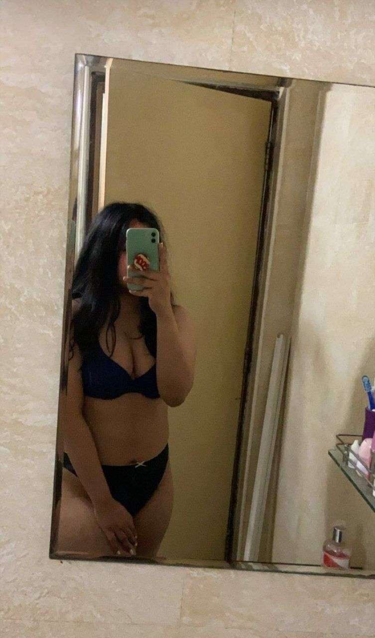 Cute Girl Sending Nude