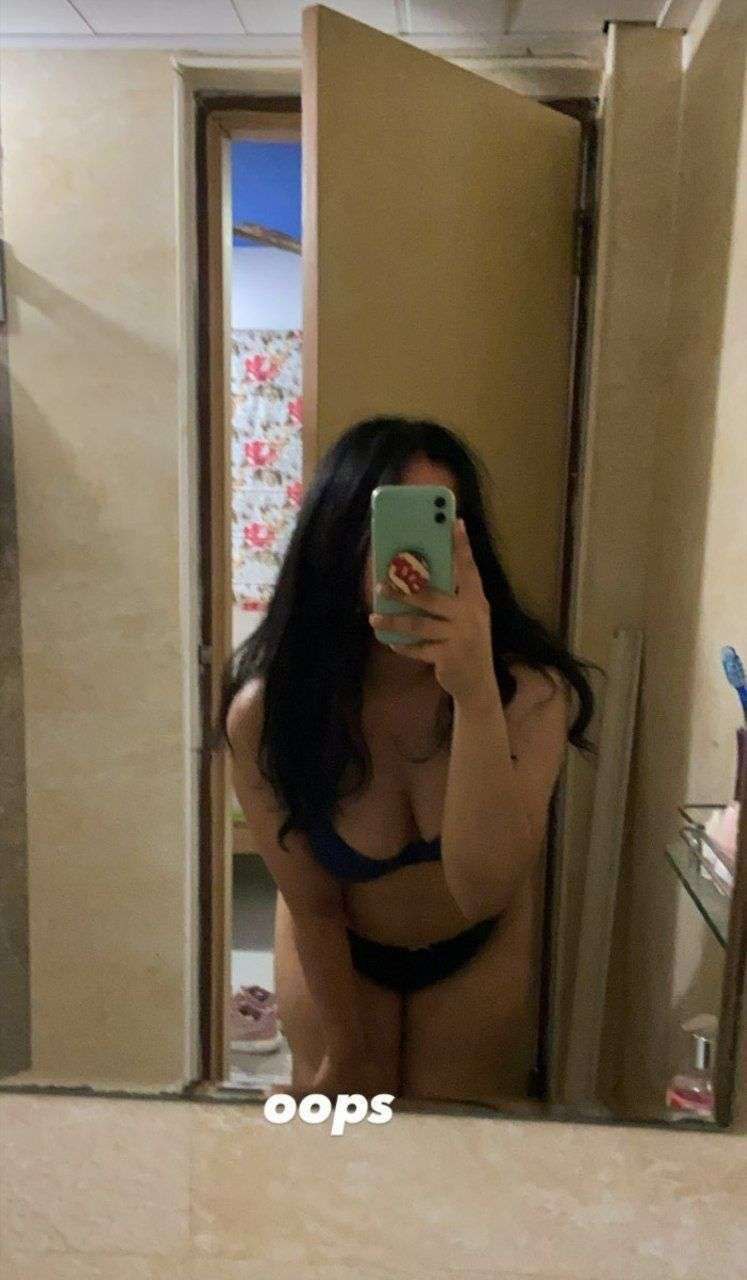 Cute Girl Sending Nude
