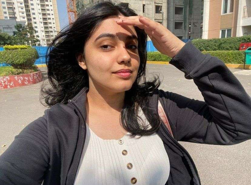 Cute Girl Sending Nude