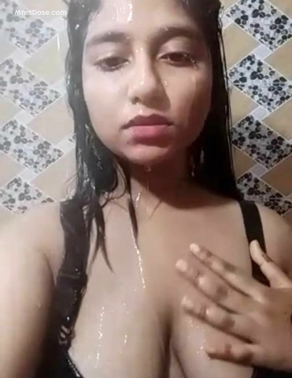 Beautiful Horny Girl Big Tits Pics