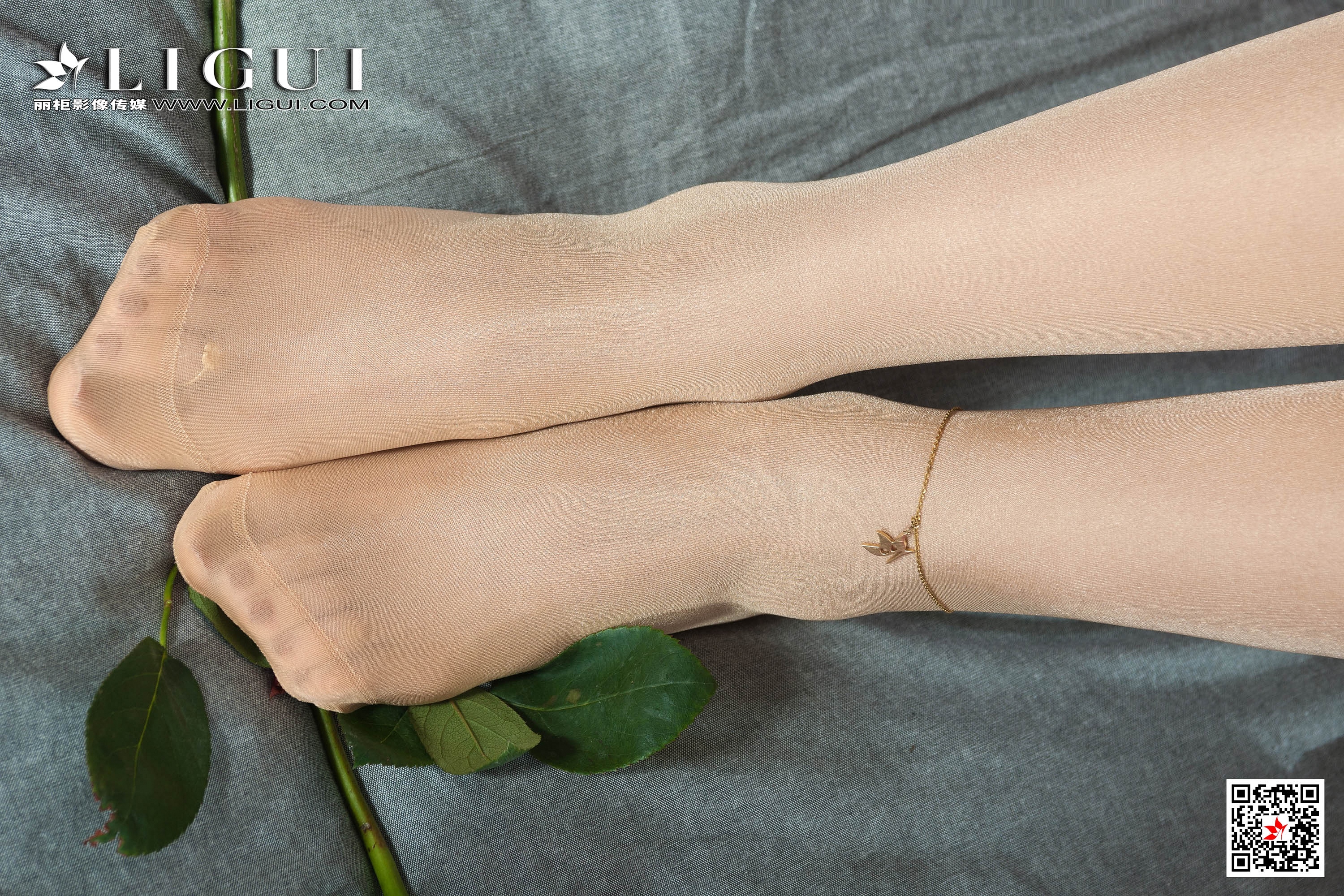 pretty lady dirty feet 97