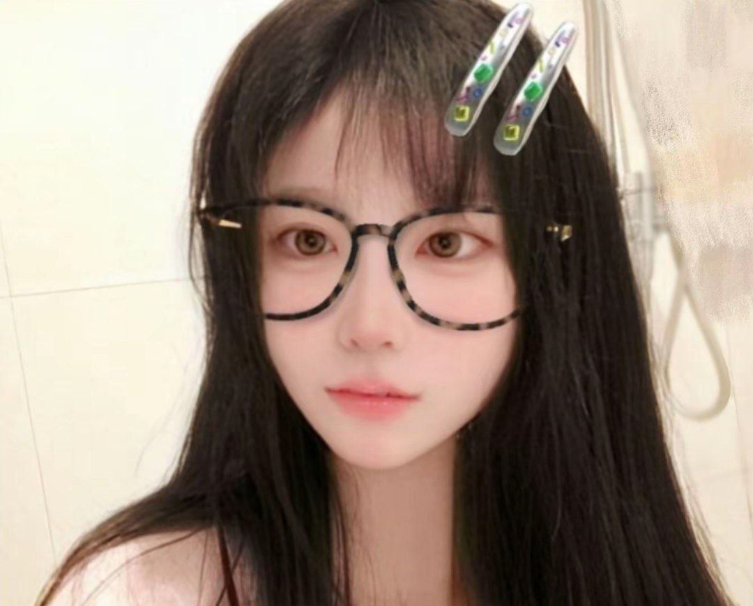 Cute asian girl loves man juice