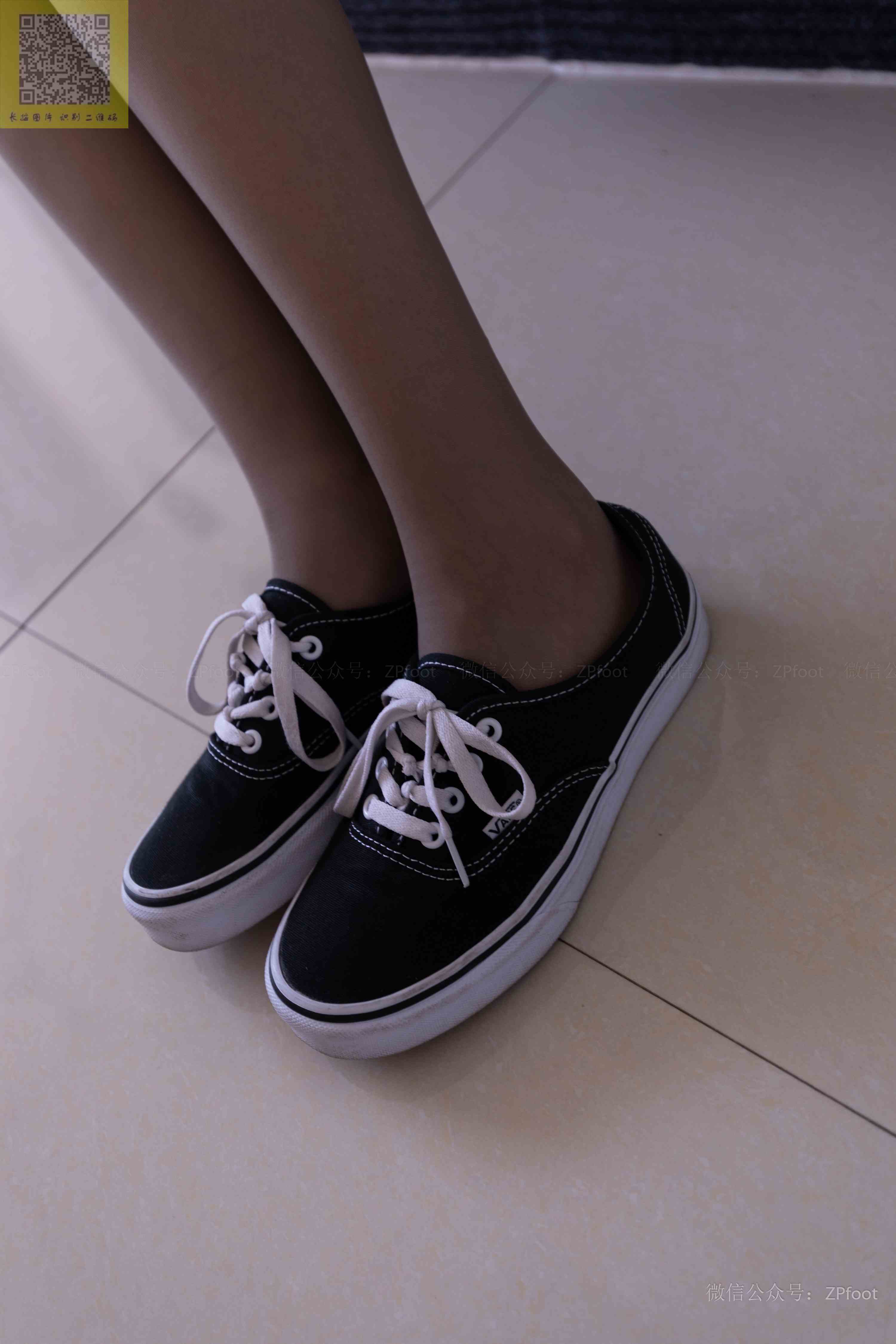 China Beauty Legs and feet 1221