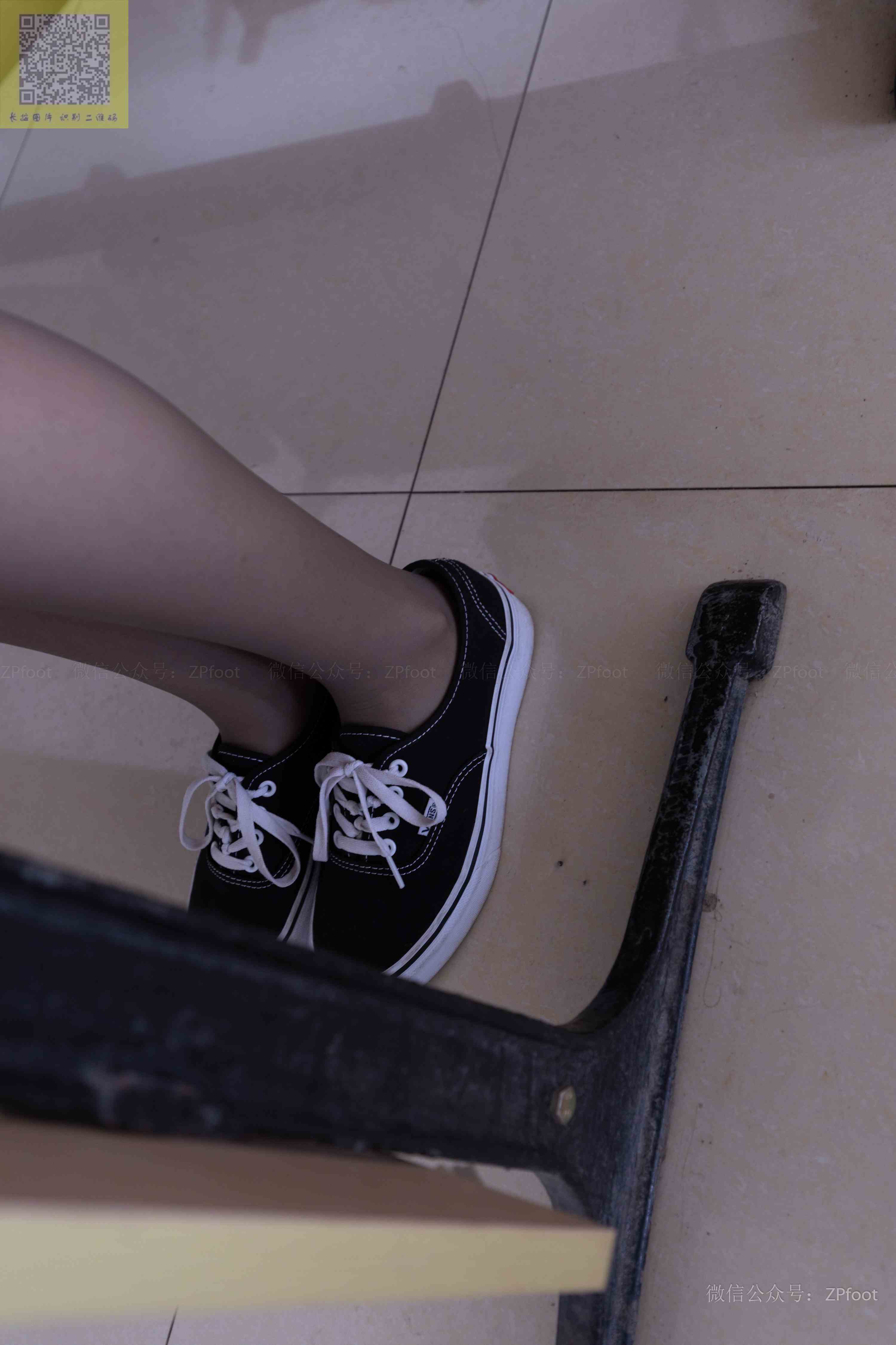 China Beauty Legs and feet 1221