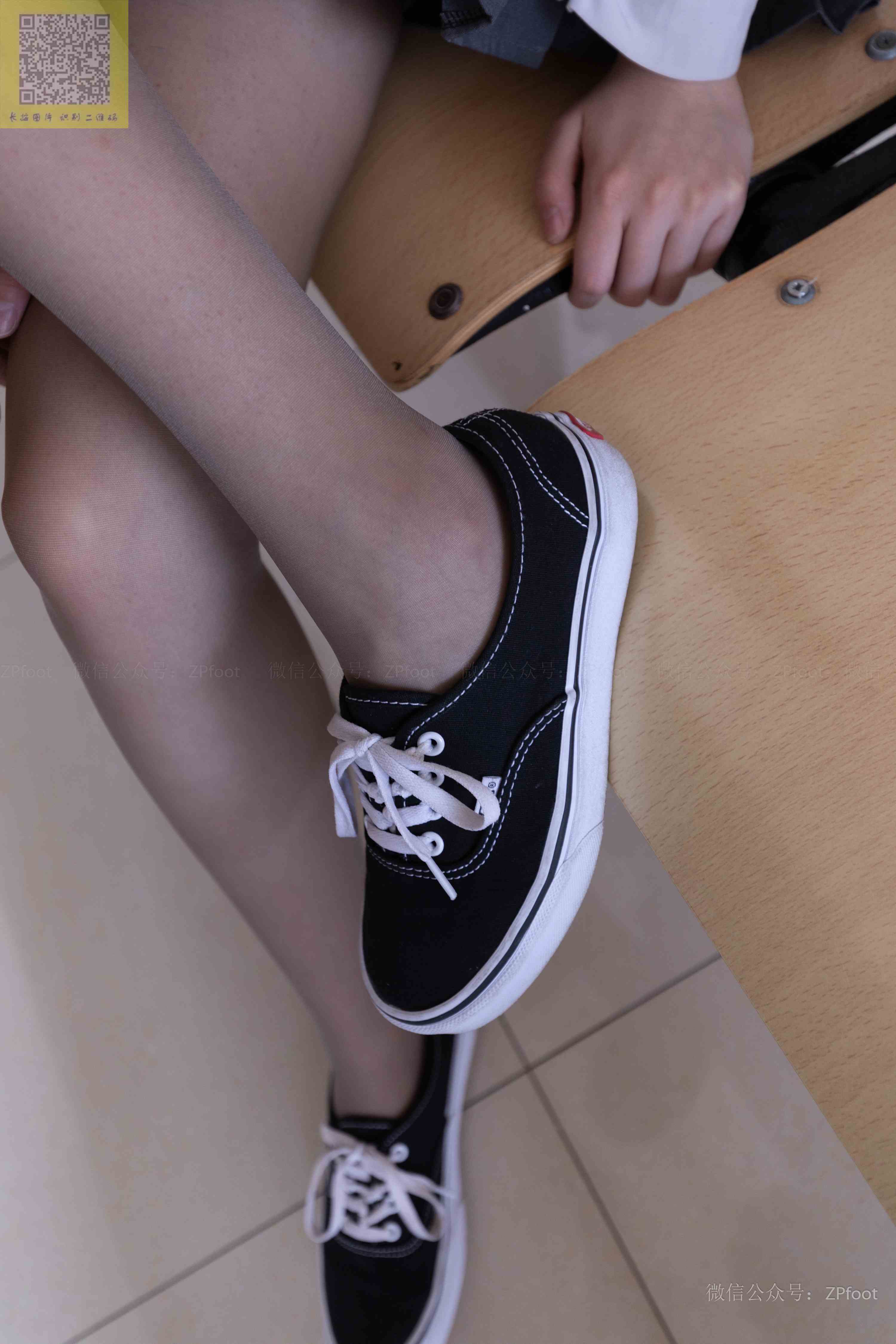 China Beauty Legs and feet 1221