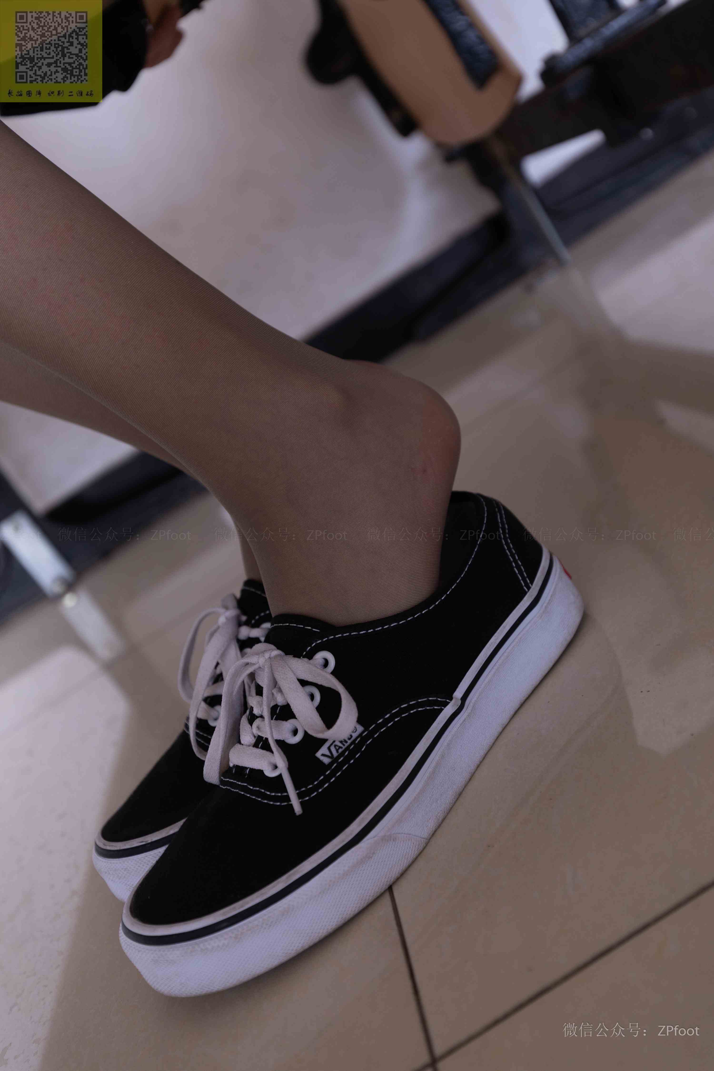 China Beauty Legs and feet 1221