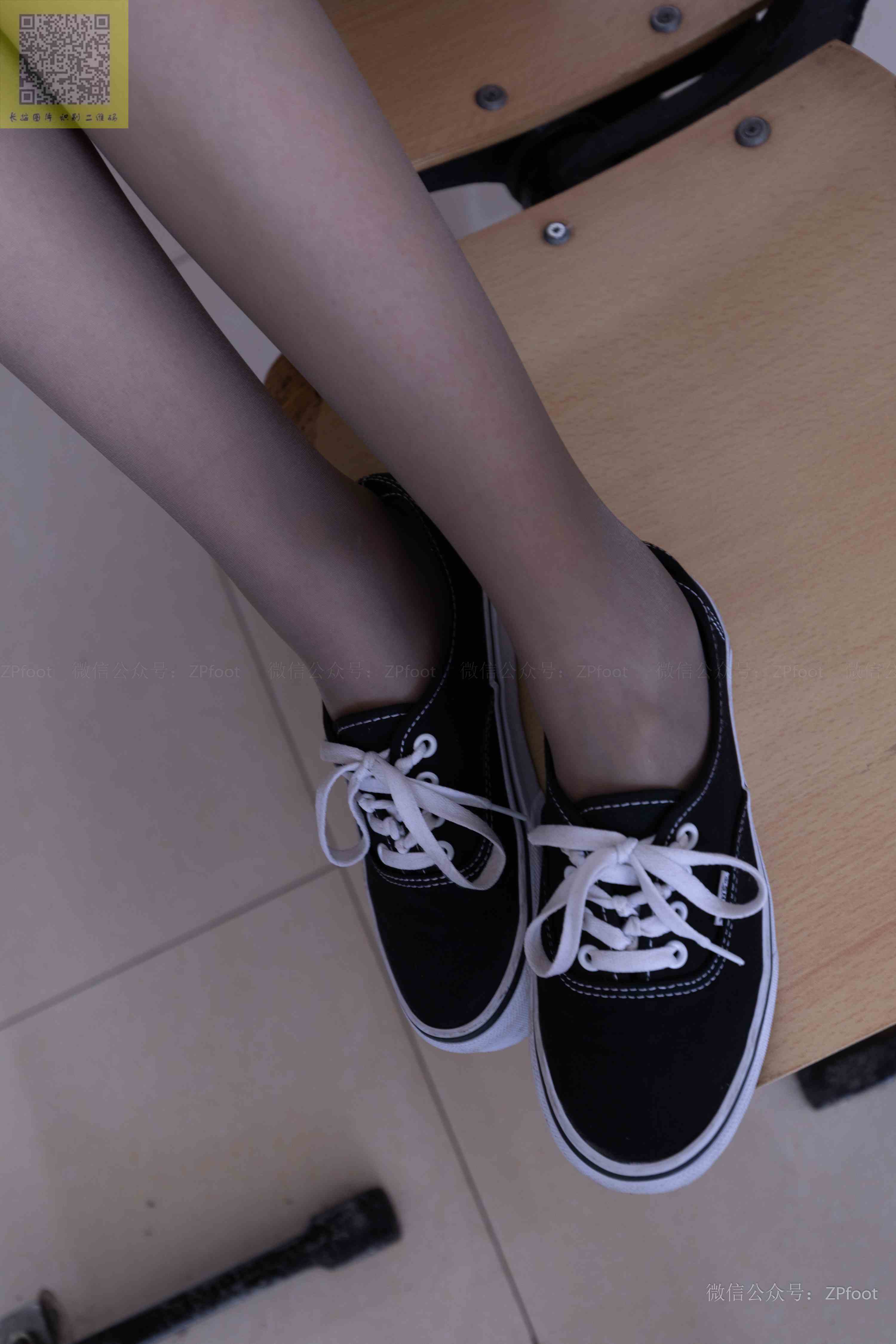 China Beauty Legs and feet 1221