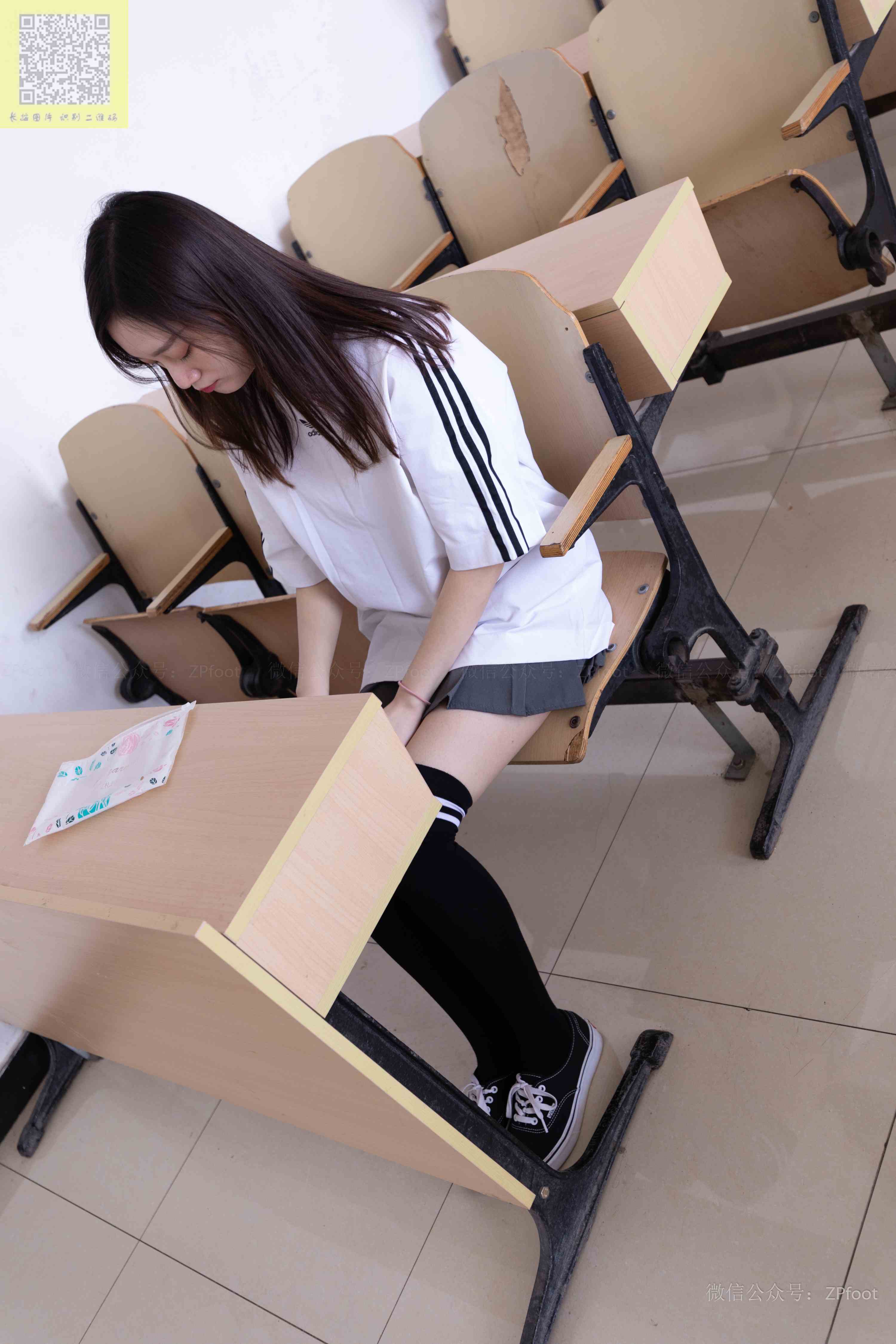 China Beauty Legs and feet 1221