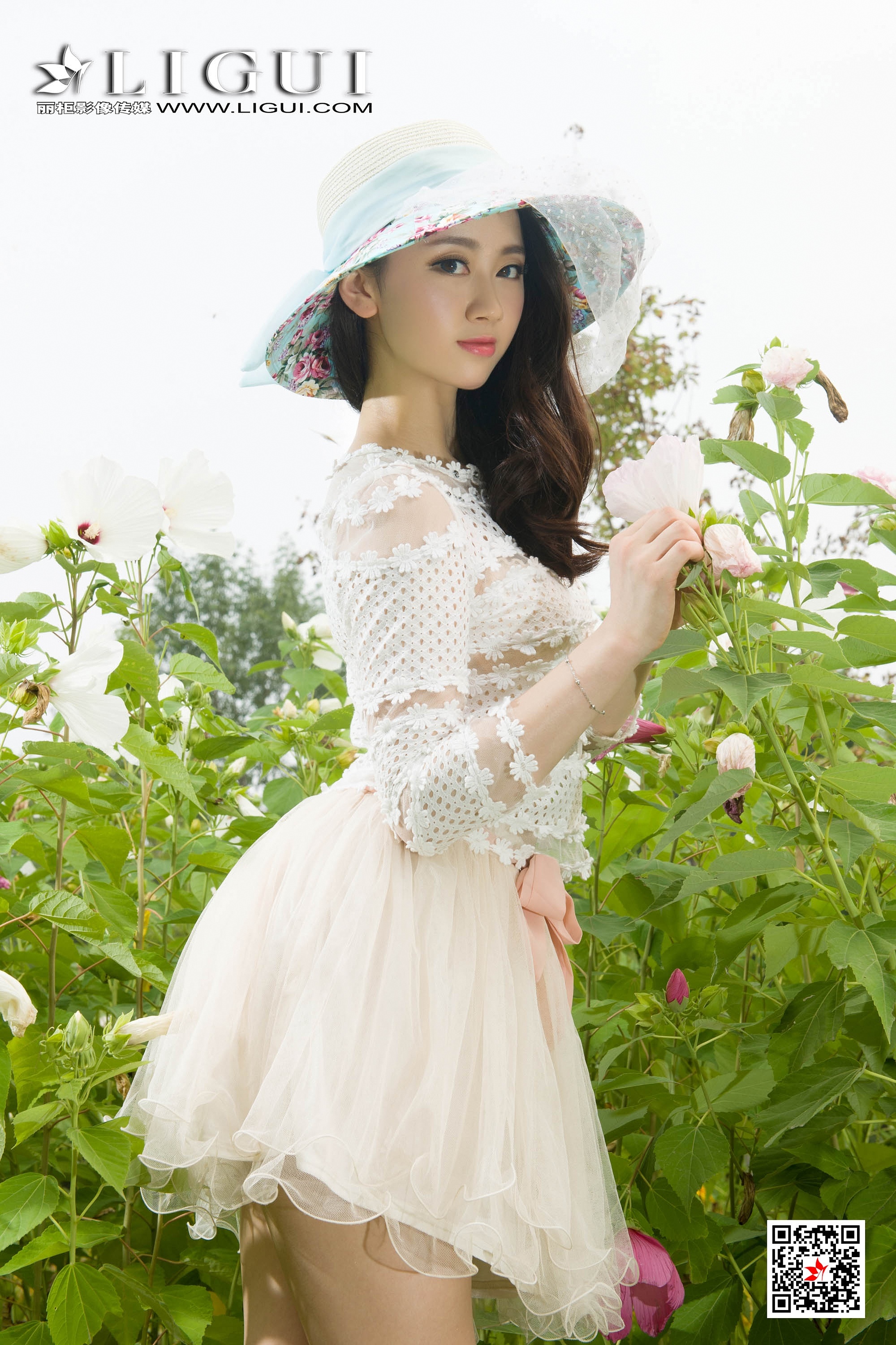 pretty lady dirty feet 99