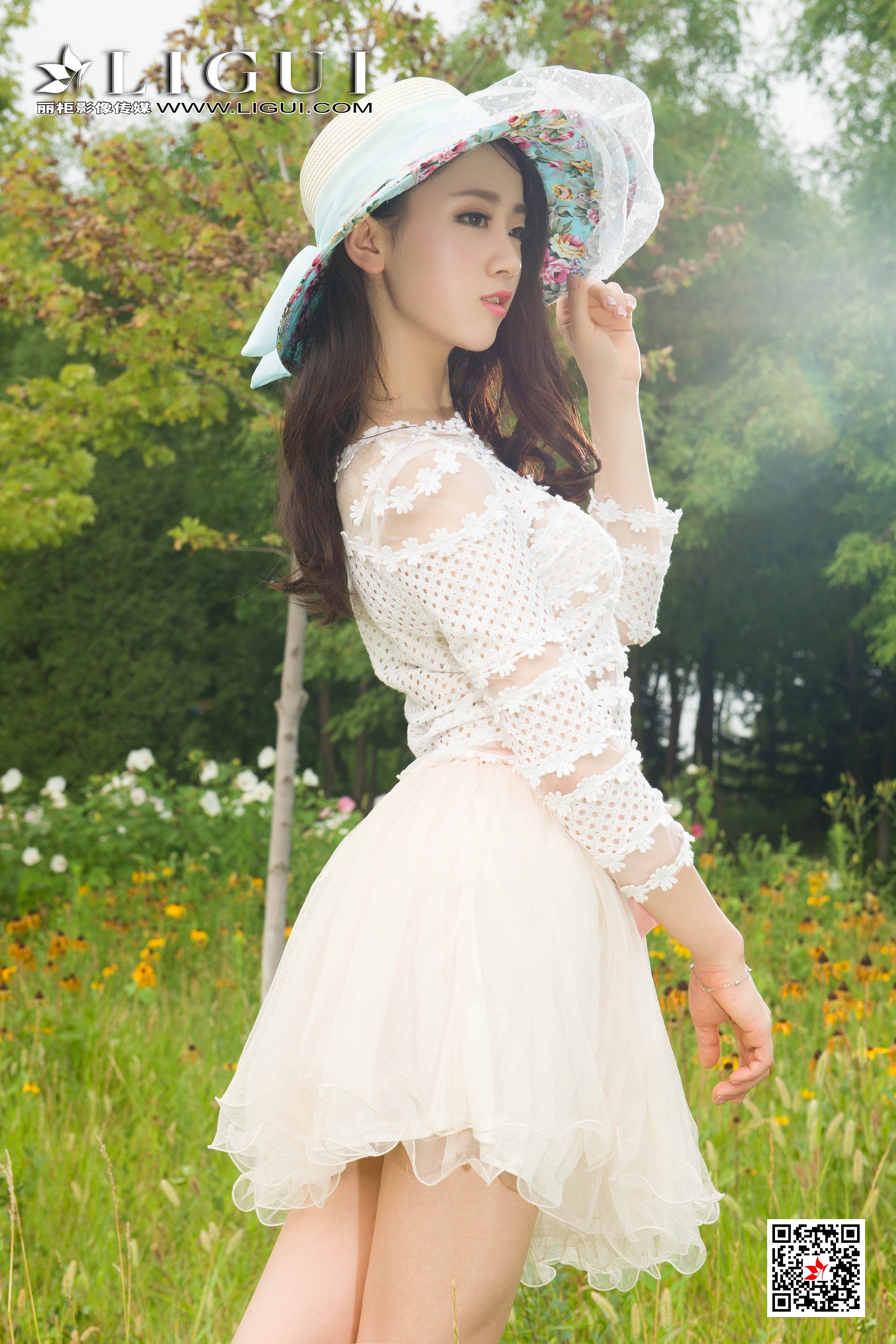 pretty lady dirty feet 99