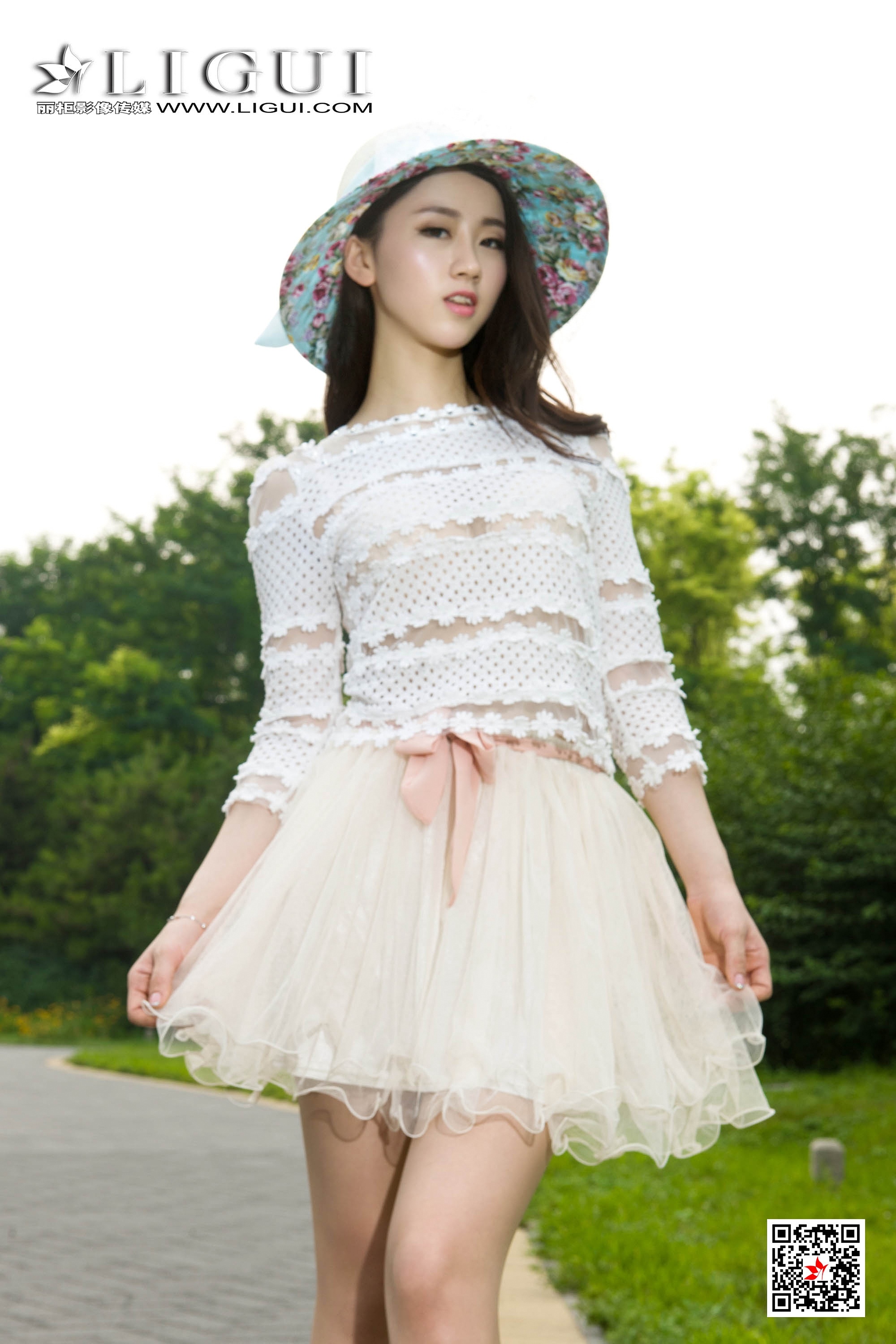 pretty lady dirty feet 99