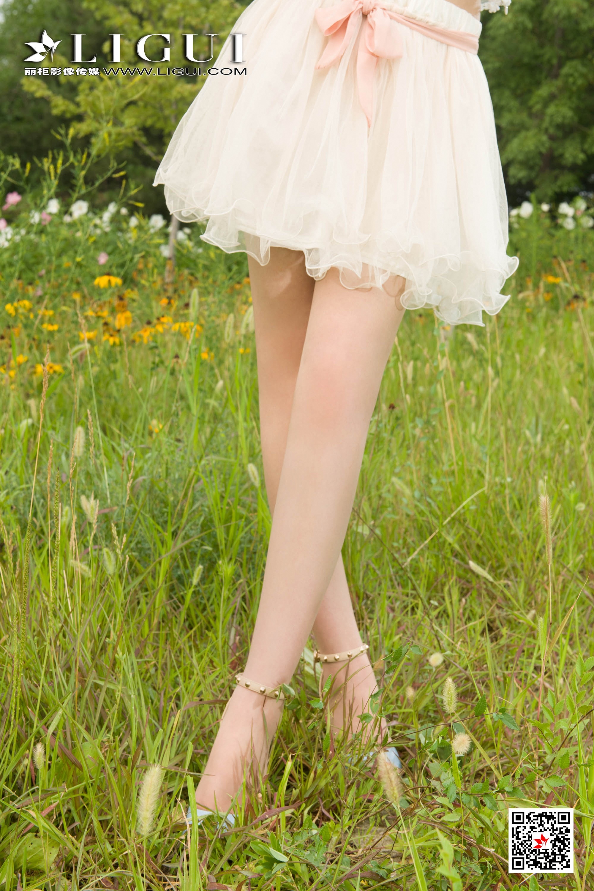 pretty lady dirty feet 99