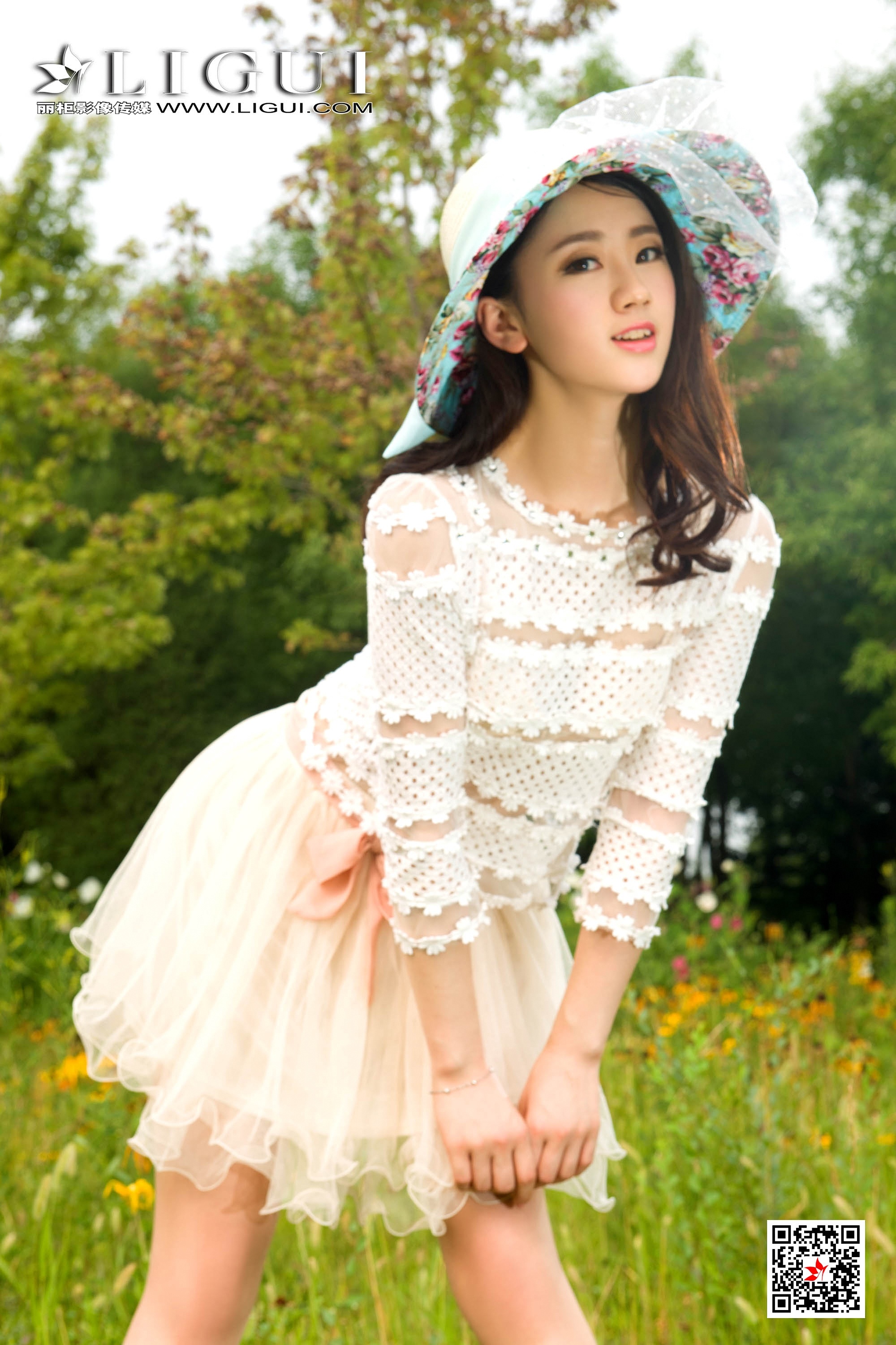 pretty lady dirty feet 99