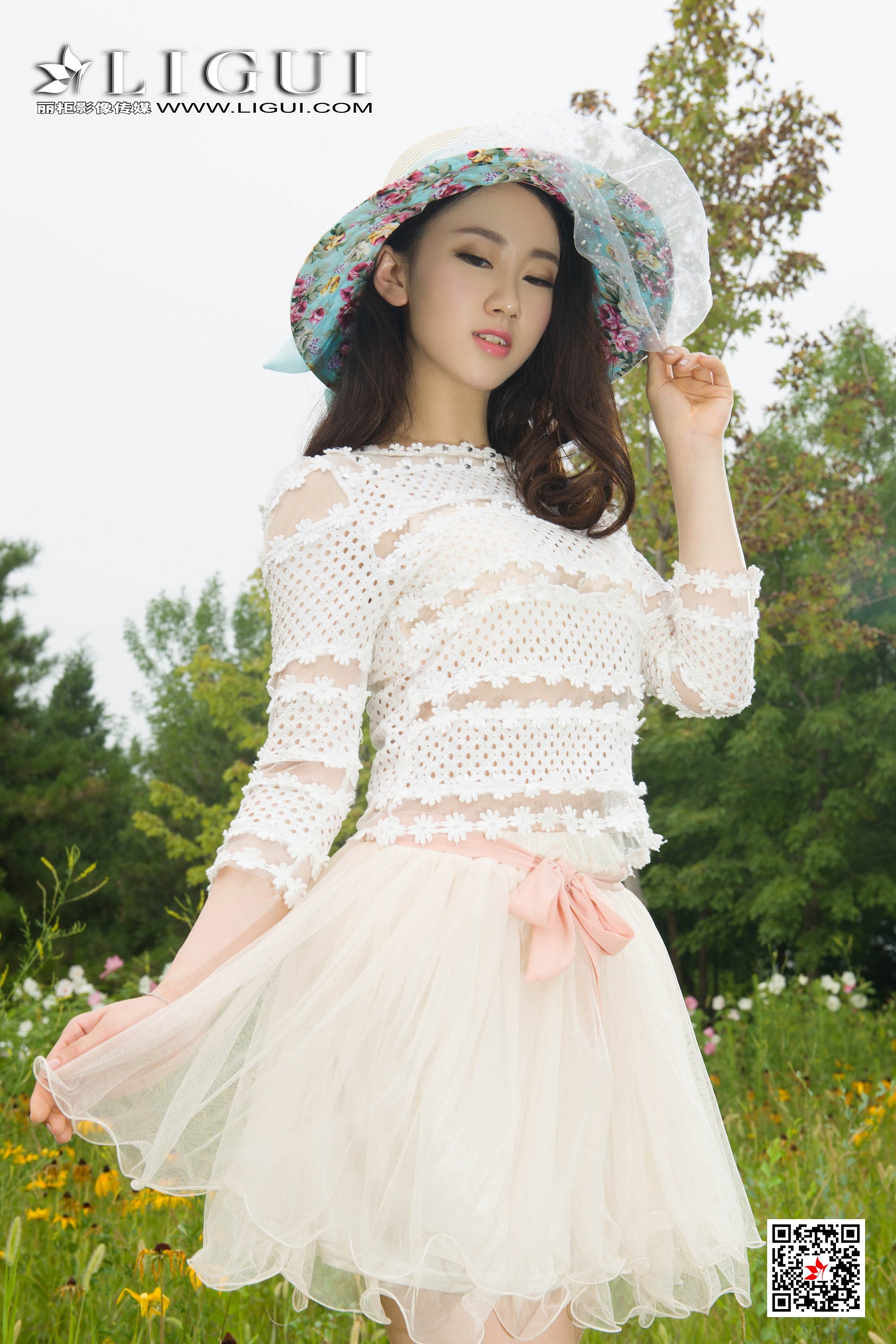 pretty lady dirty feet 99