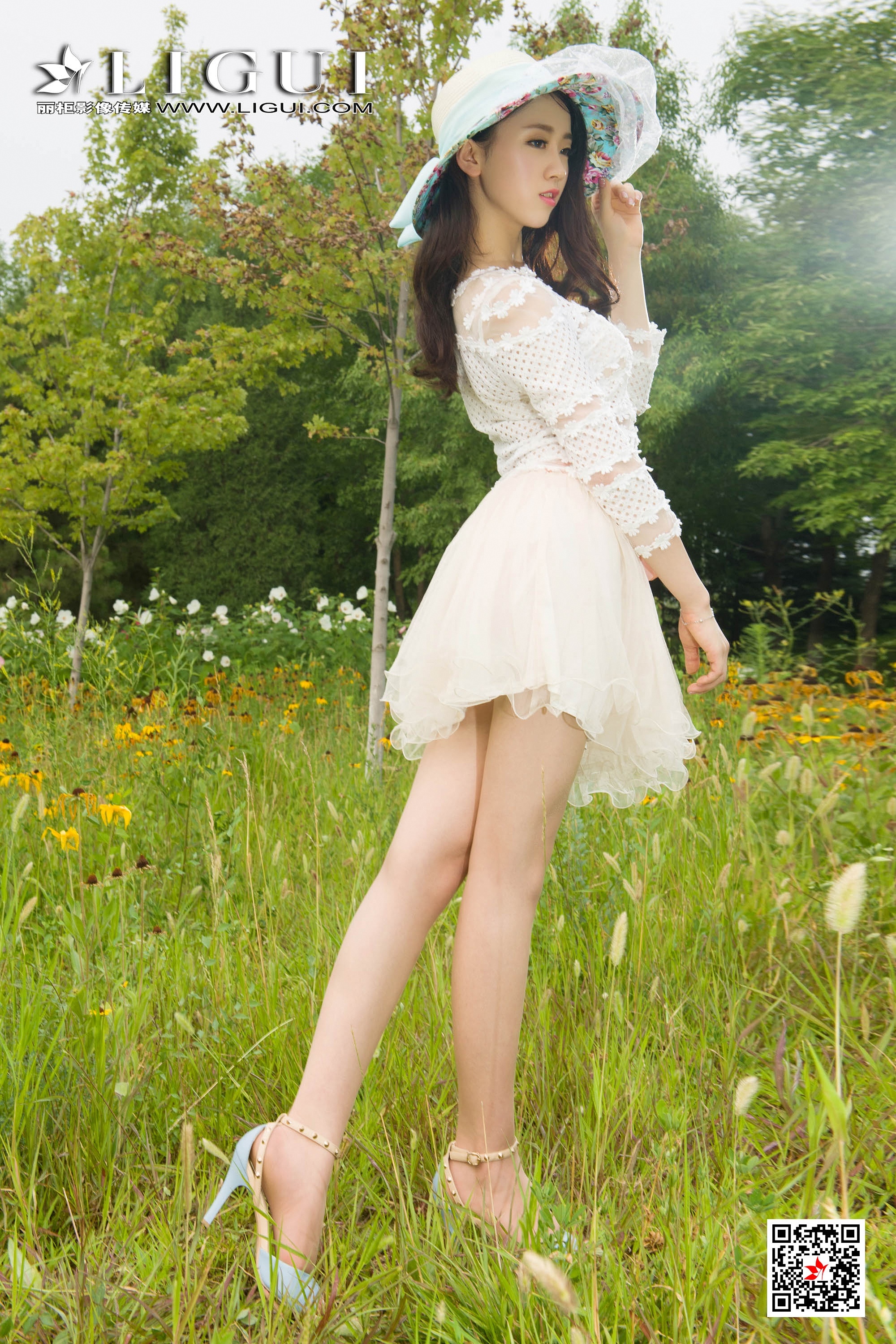 pretty lady dirty feet 99