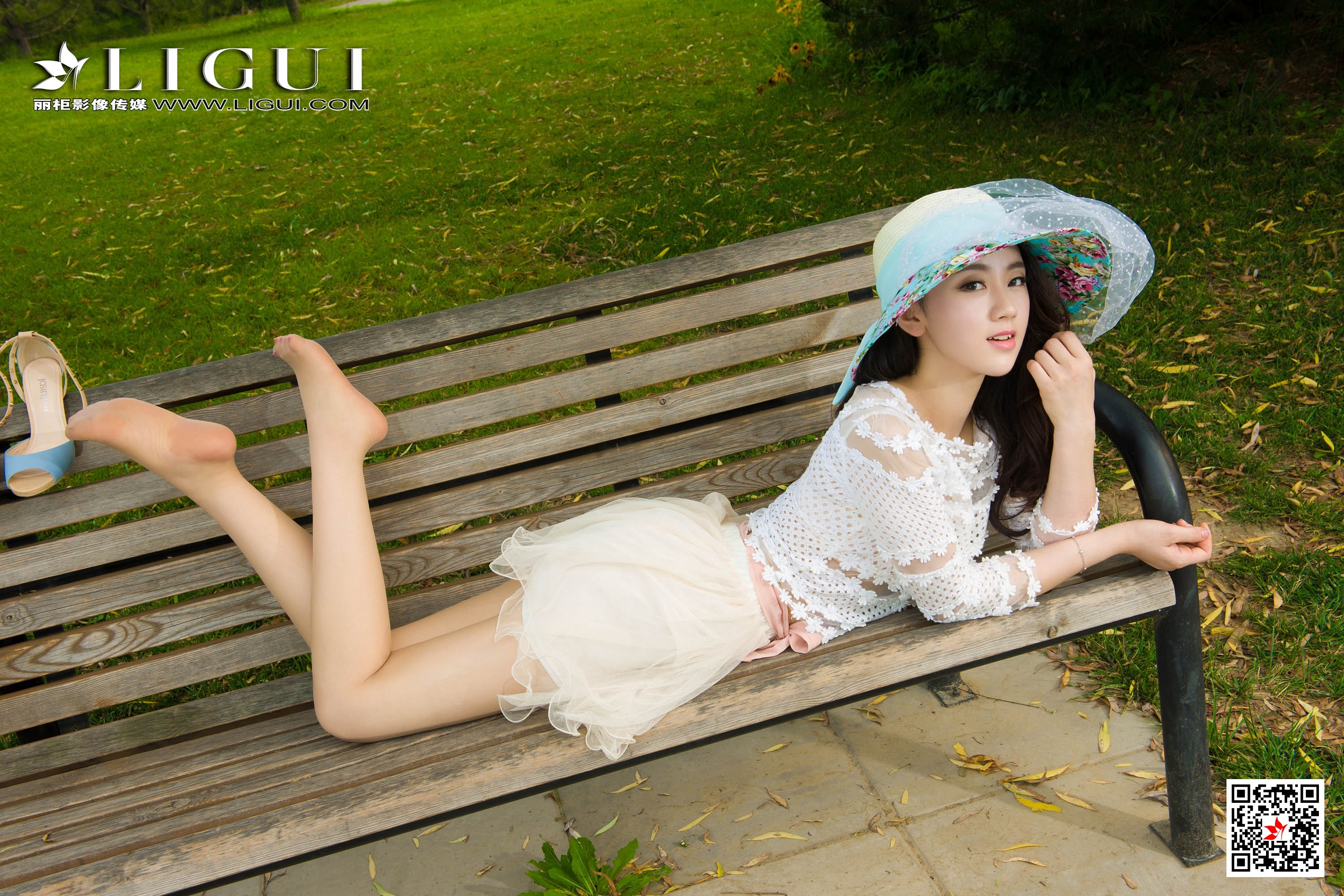 pretty lady dirty feet 99