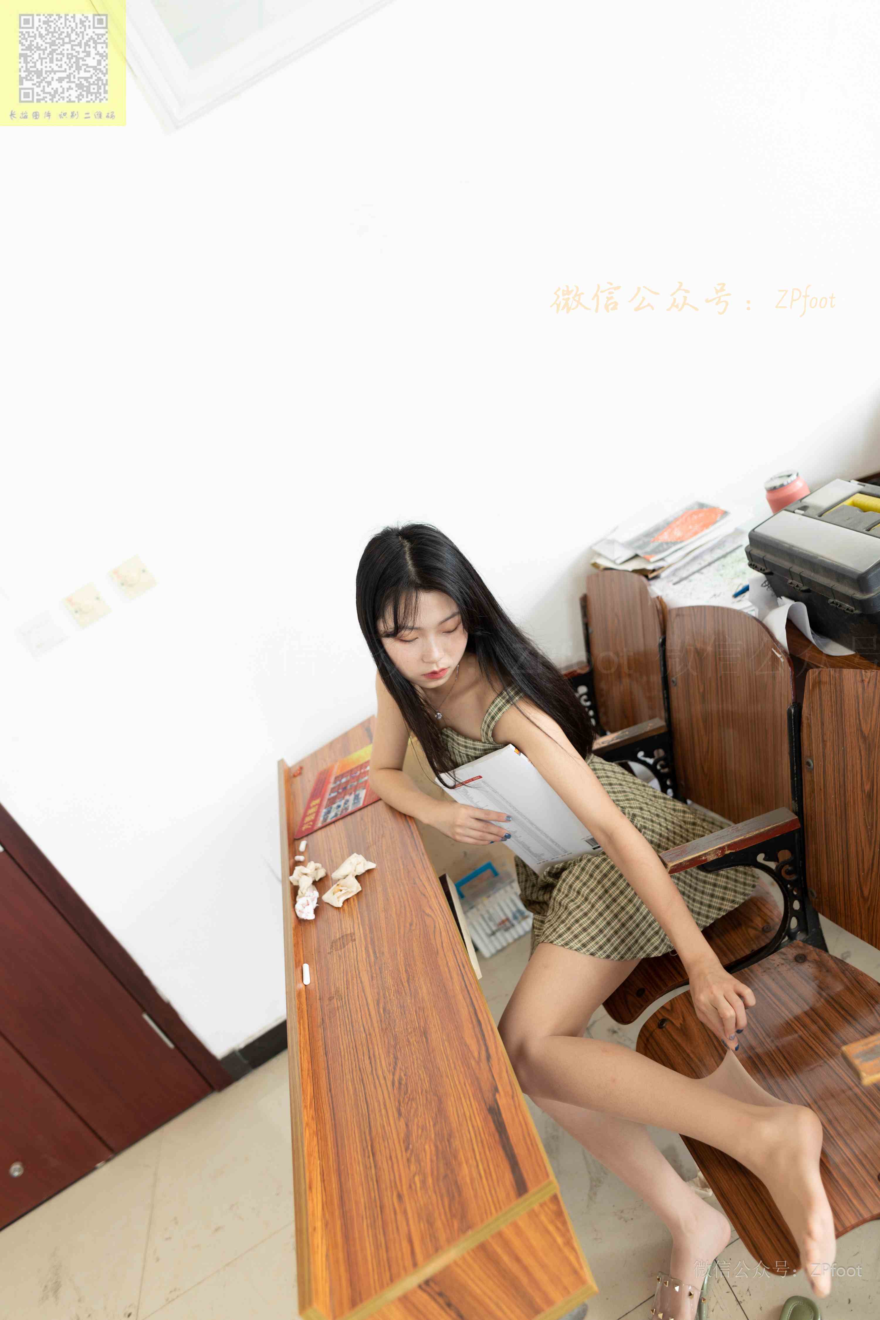 China Beauty Legs and feet 1240