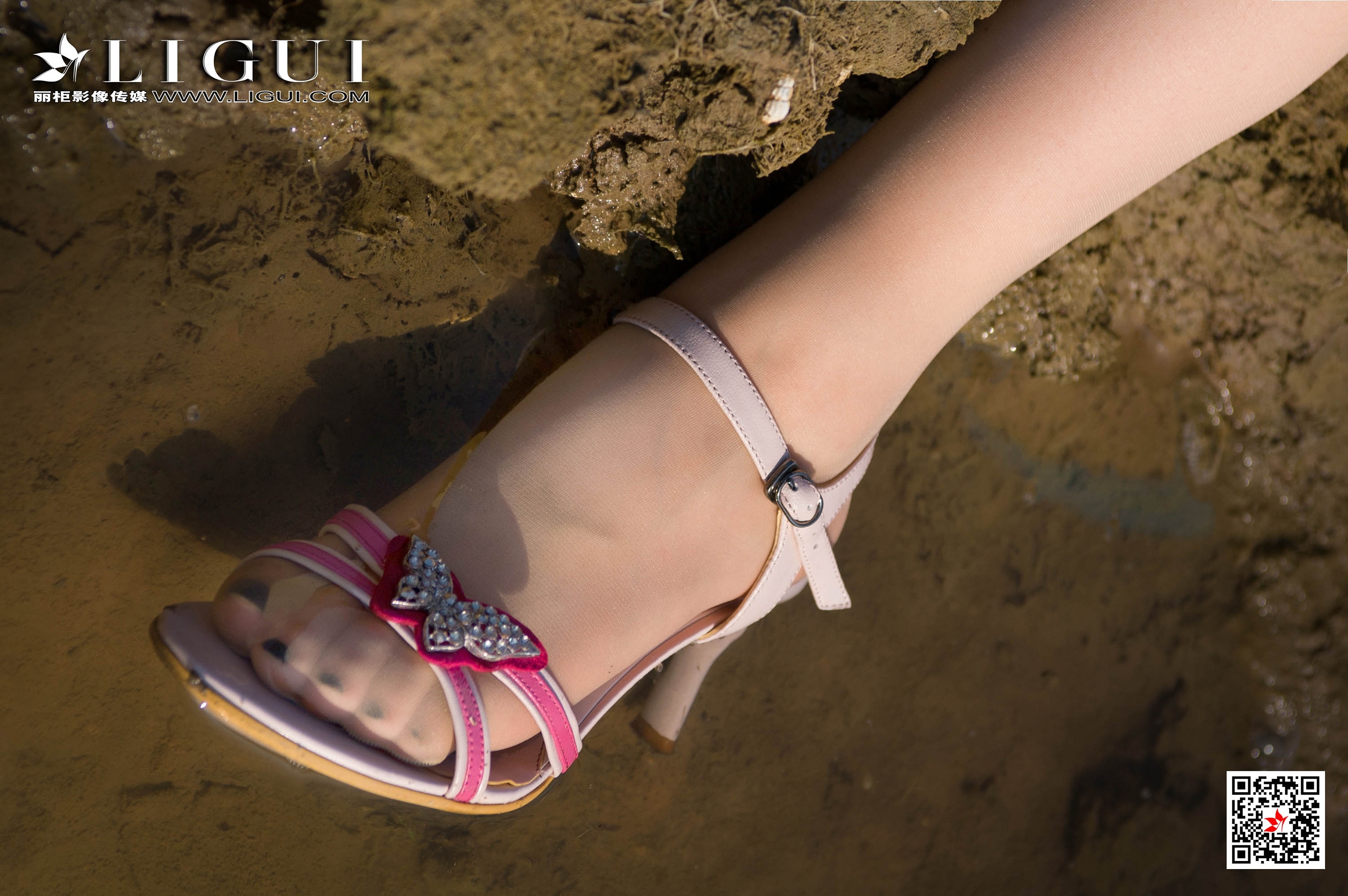 pretty lady dirty feet 100