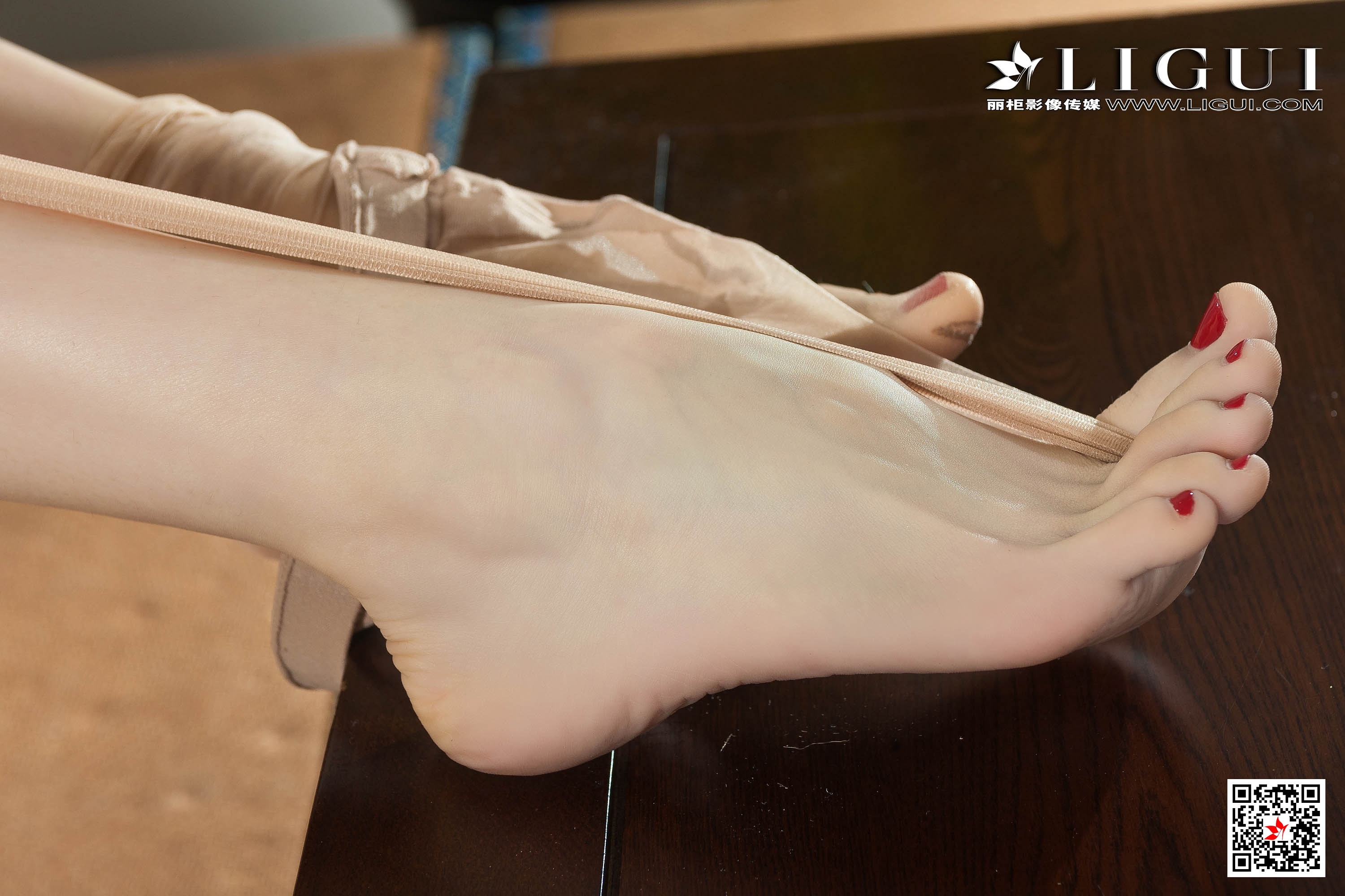 pretty lady dirty feet 101