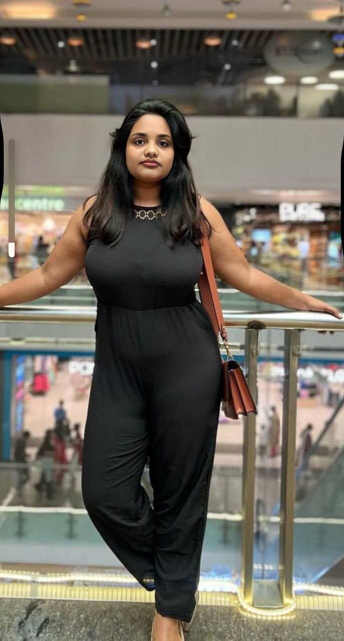 Zoya khan in sexy mood