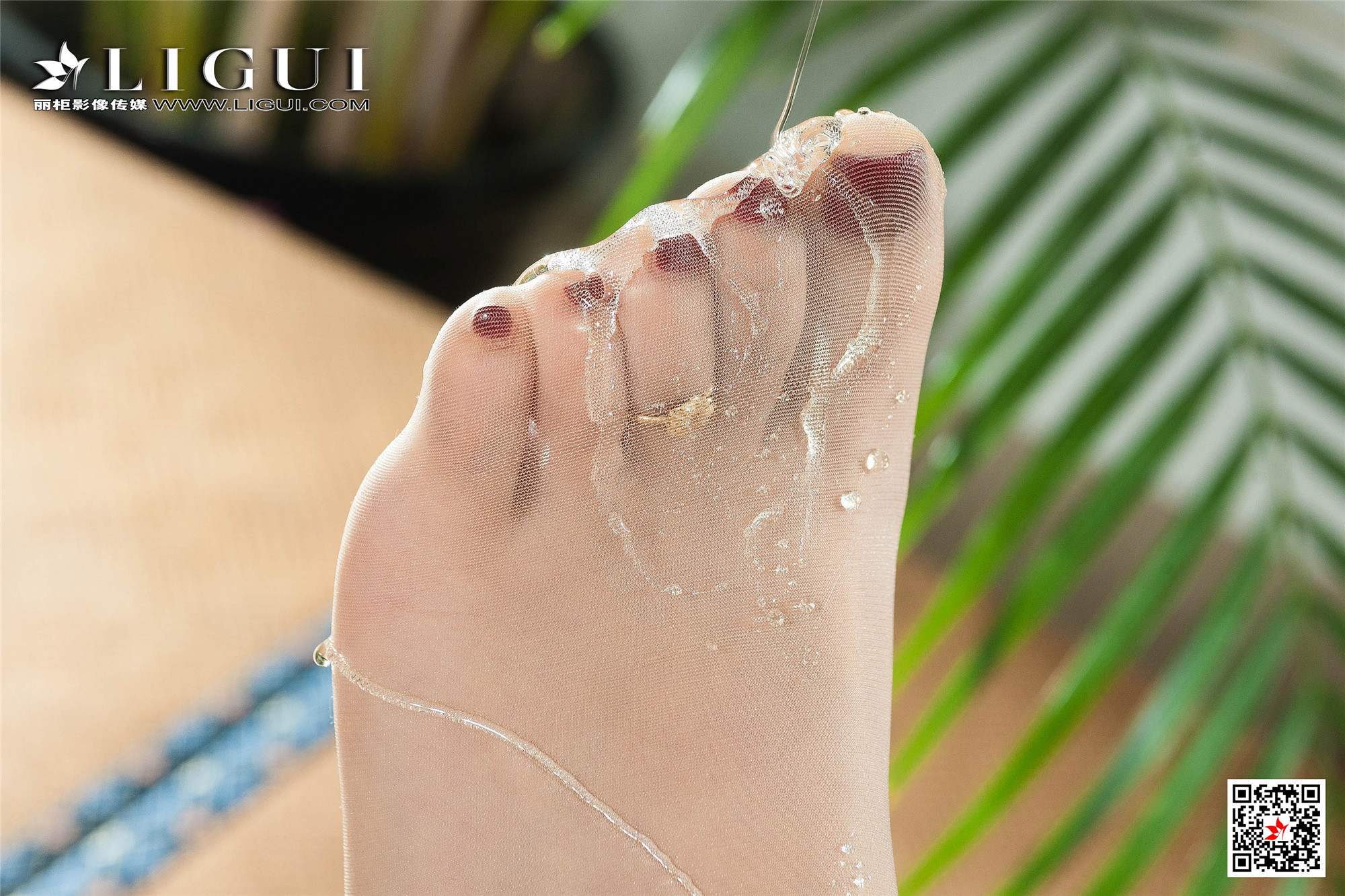 pretty lady dirty feet 105