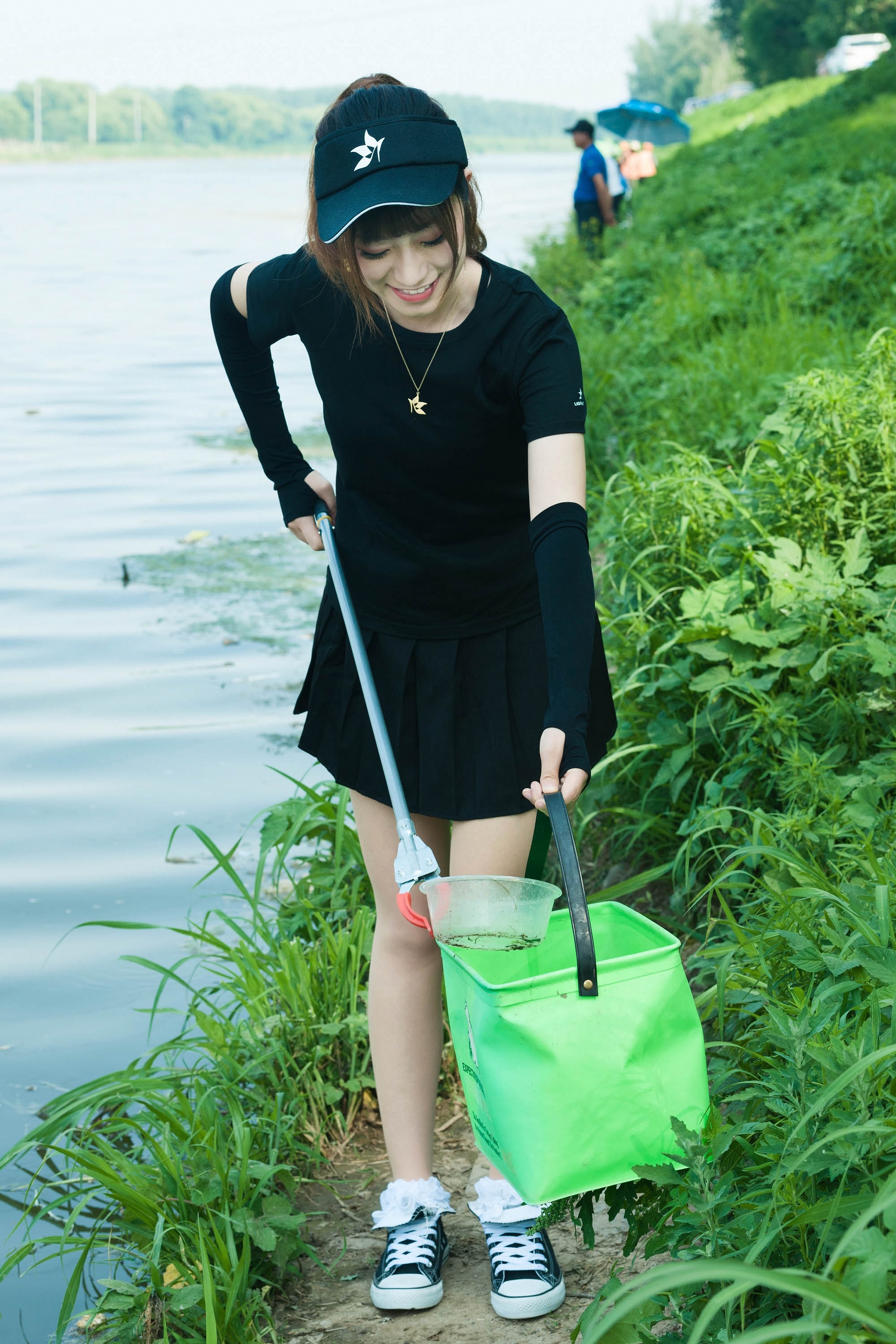 pretty lady dirty feet 106