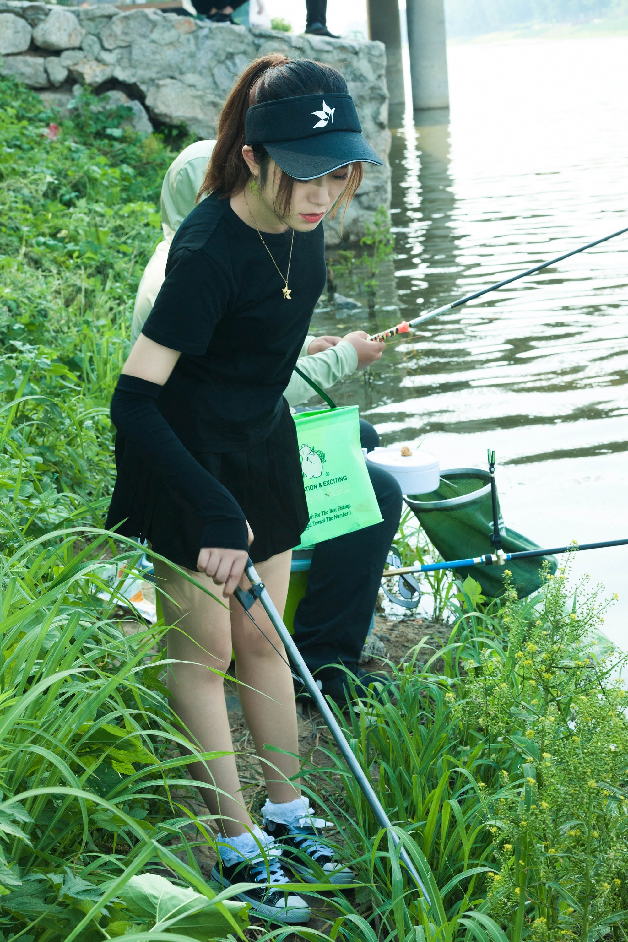 pretty lady dirty feet 106