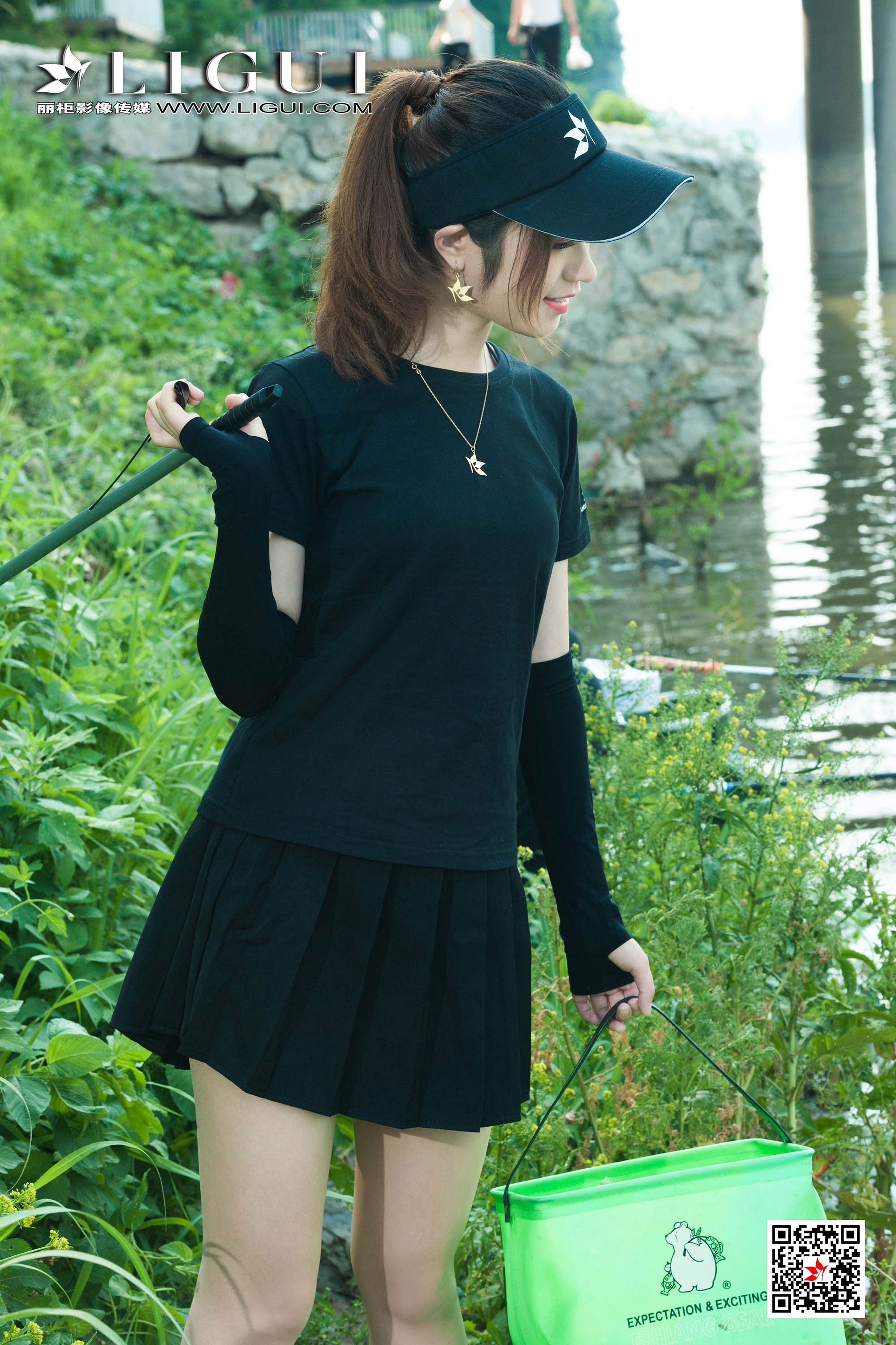 pretty lady dirty feet 106