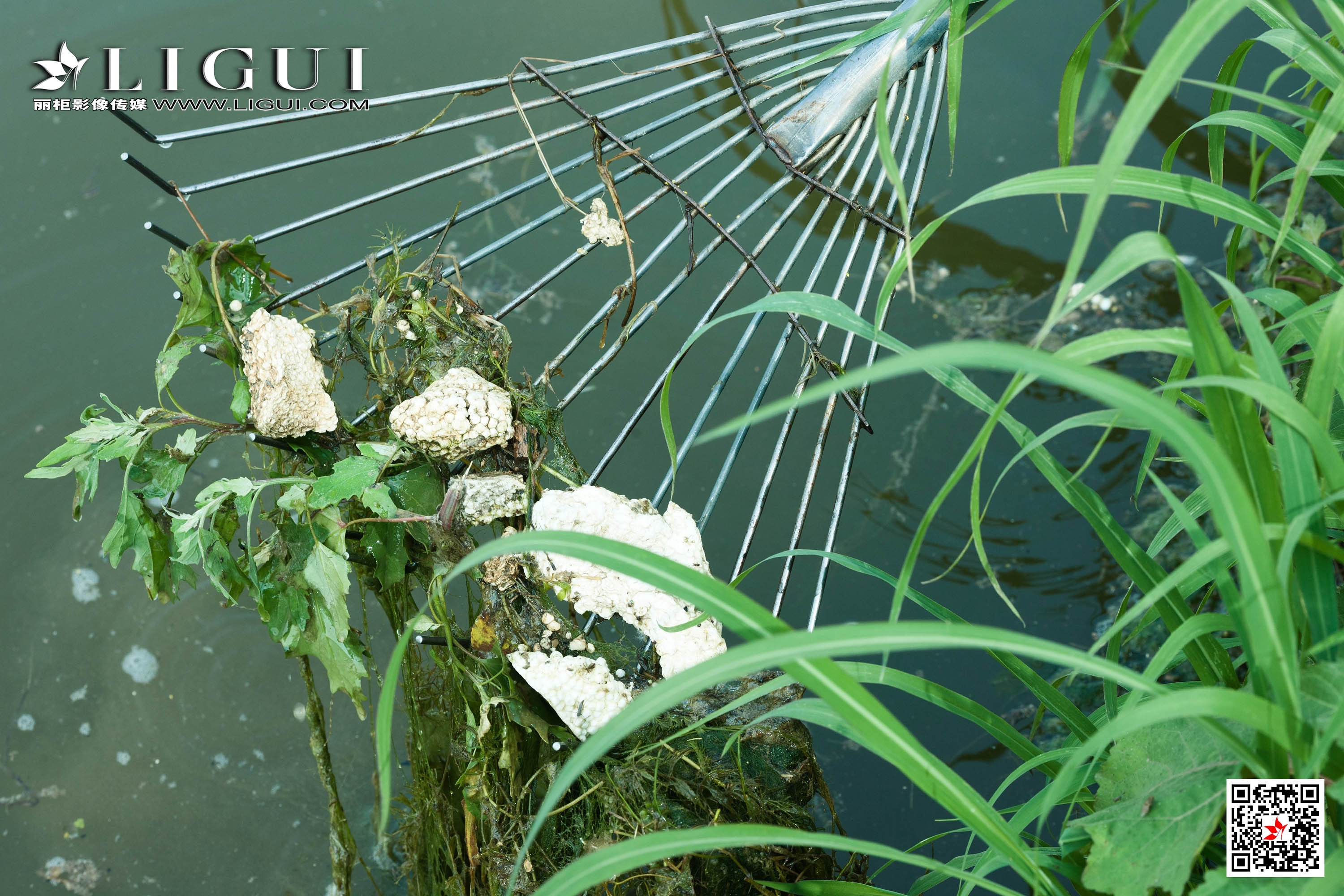 pretty lady dirty feet 106