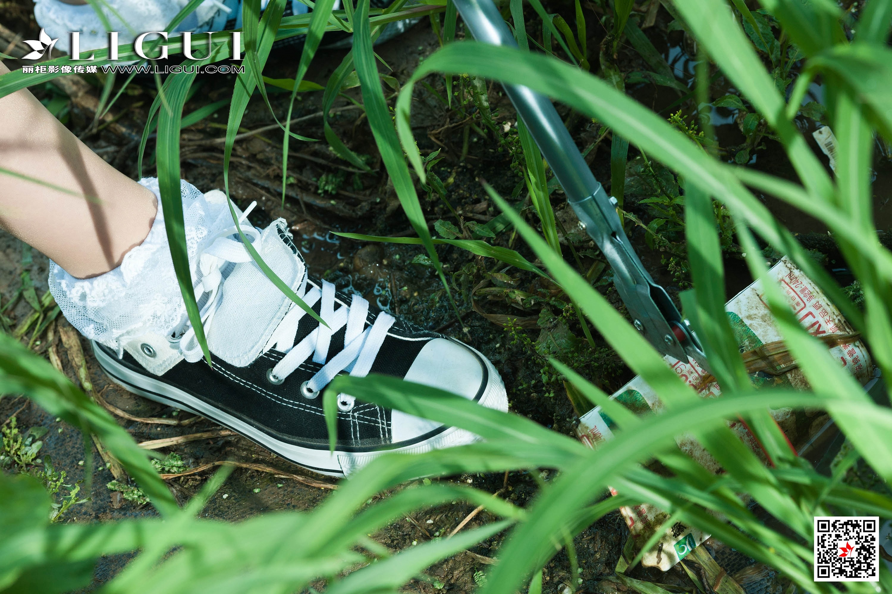 pretty lady dirty feet 106