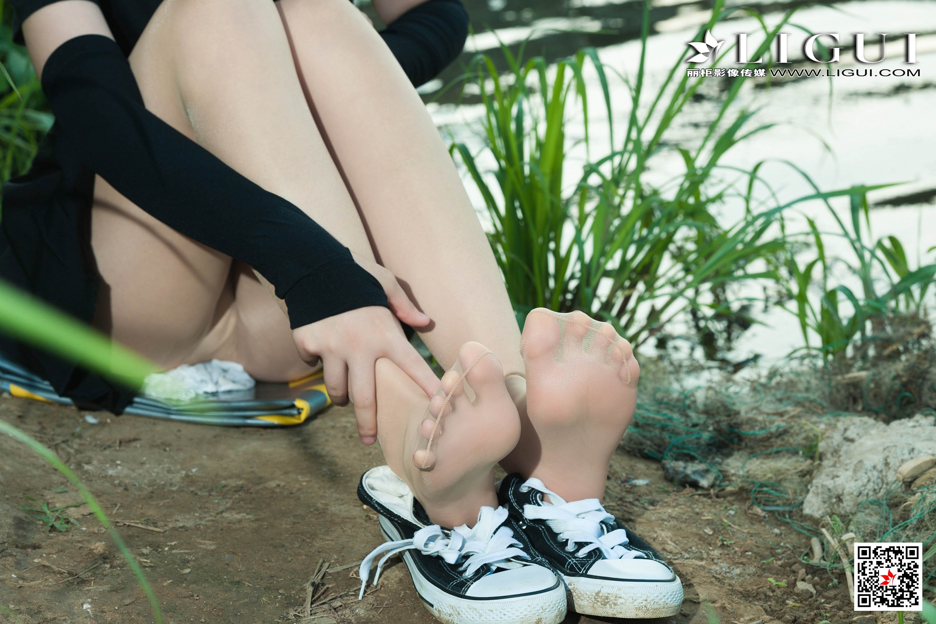 pretty lady dirty feet 106