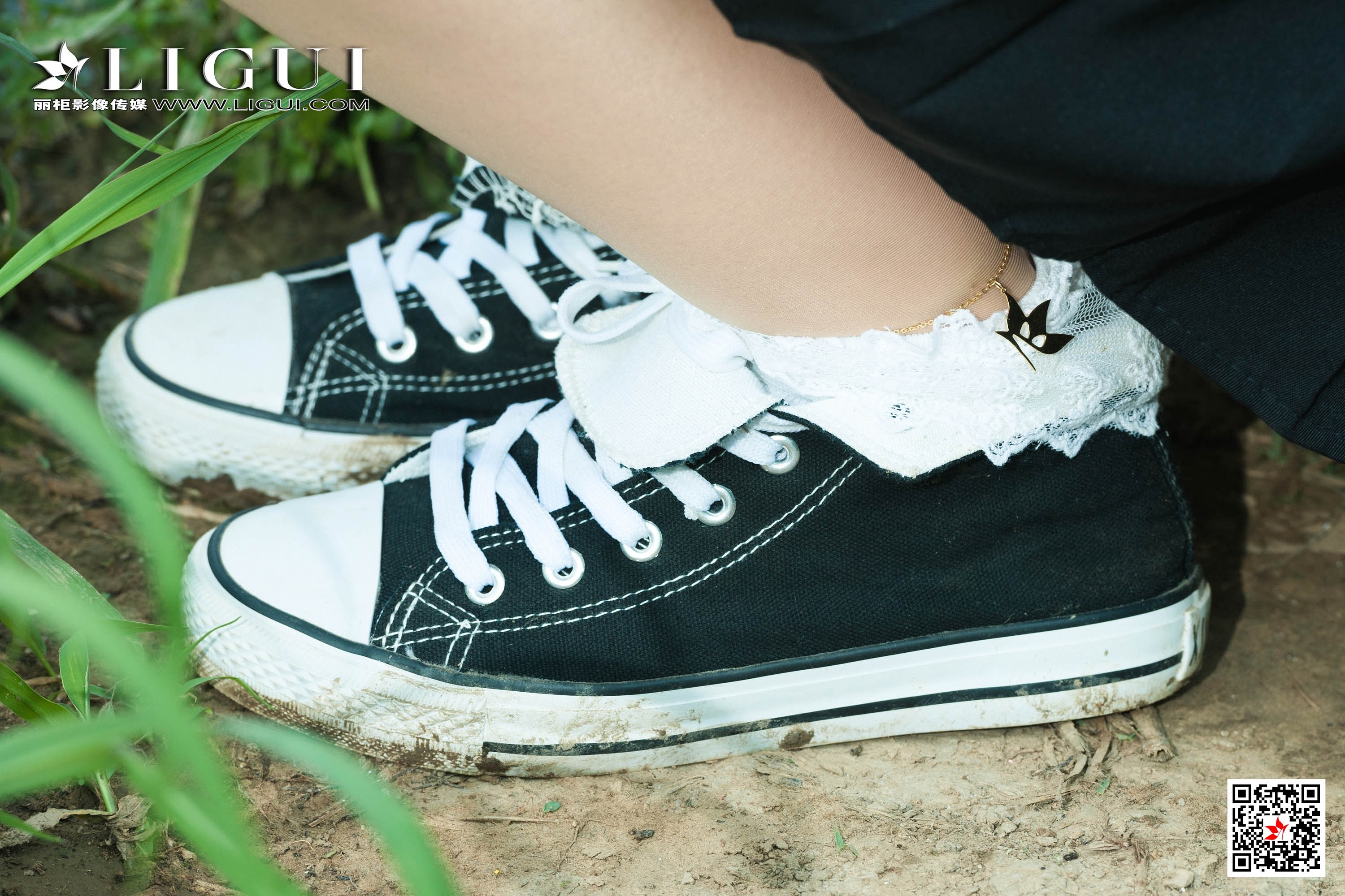 pretty lady dirty feet 106