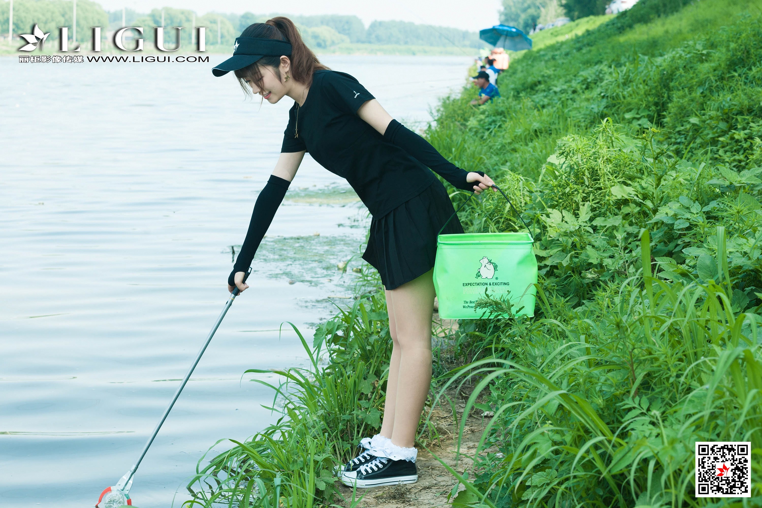 pretty lady dirty feet 106