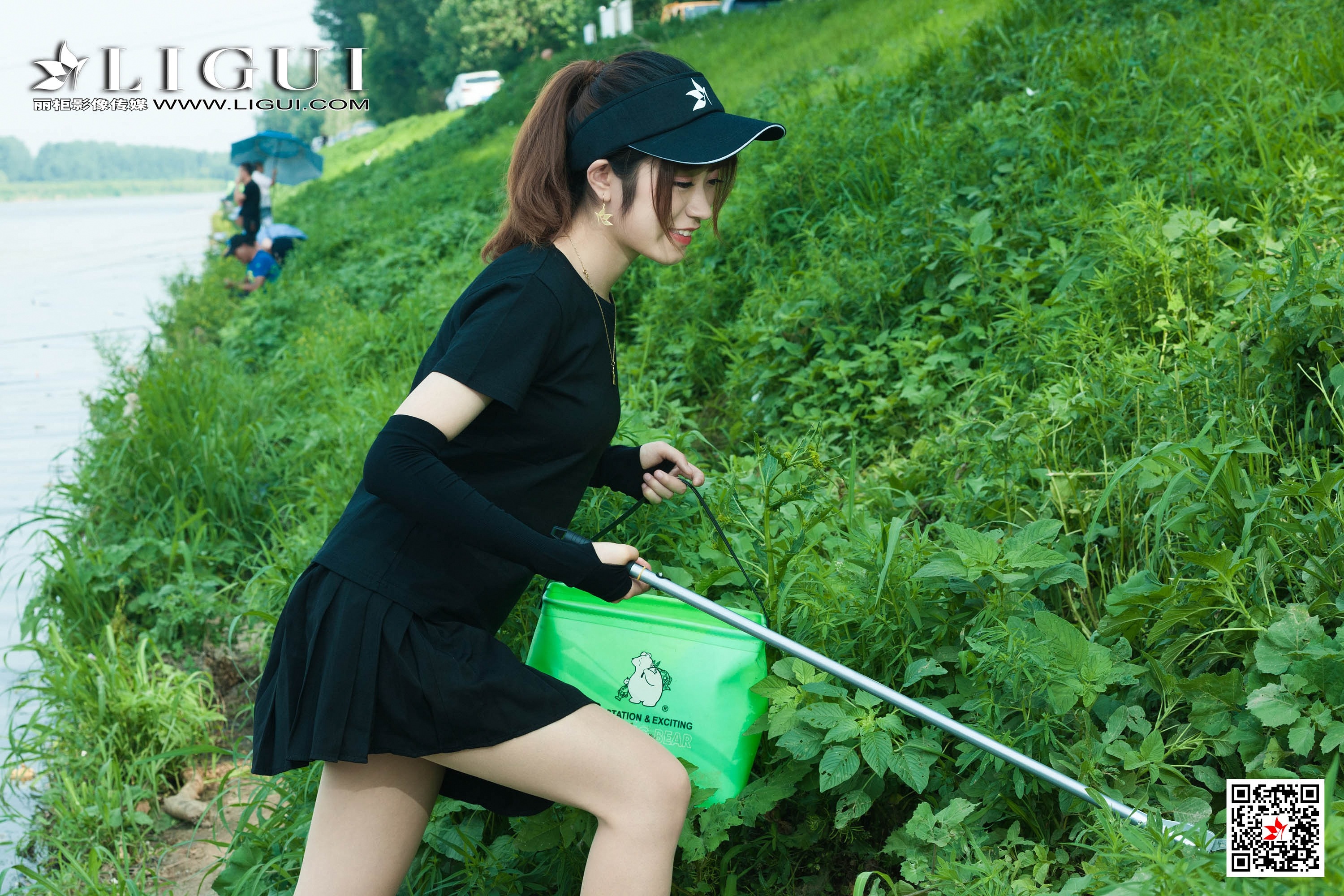 pretty lady dirty feet 106