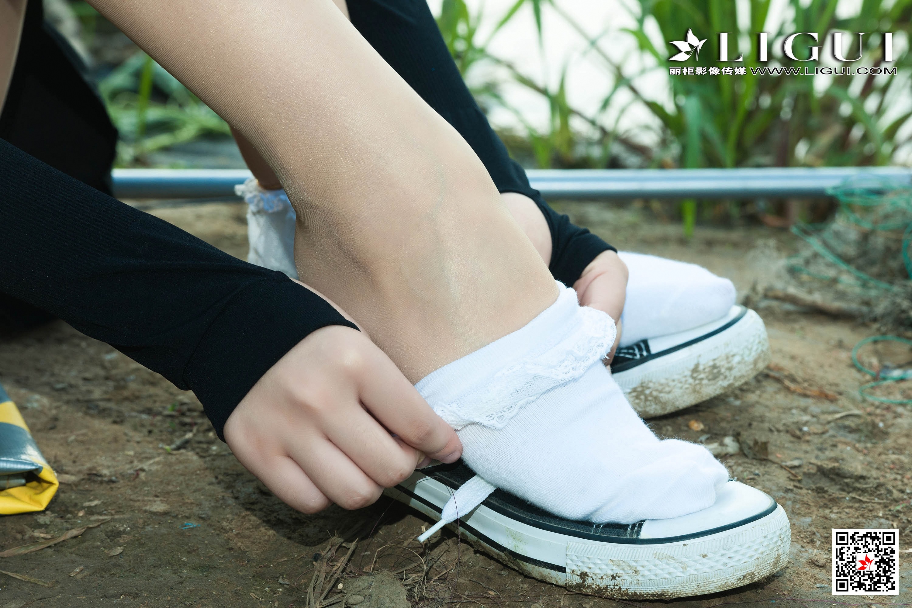 pretty lady dirty feet 106