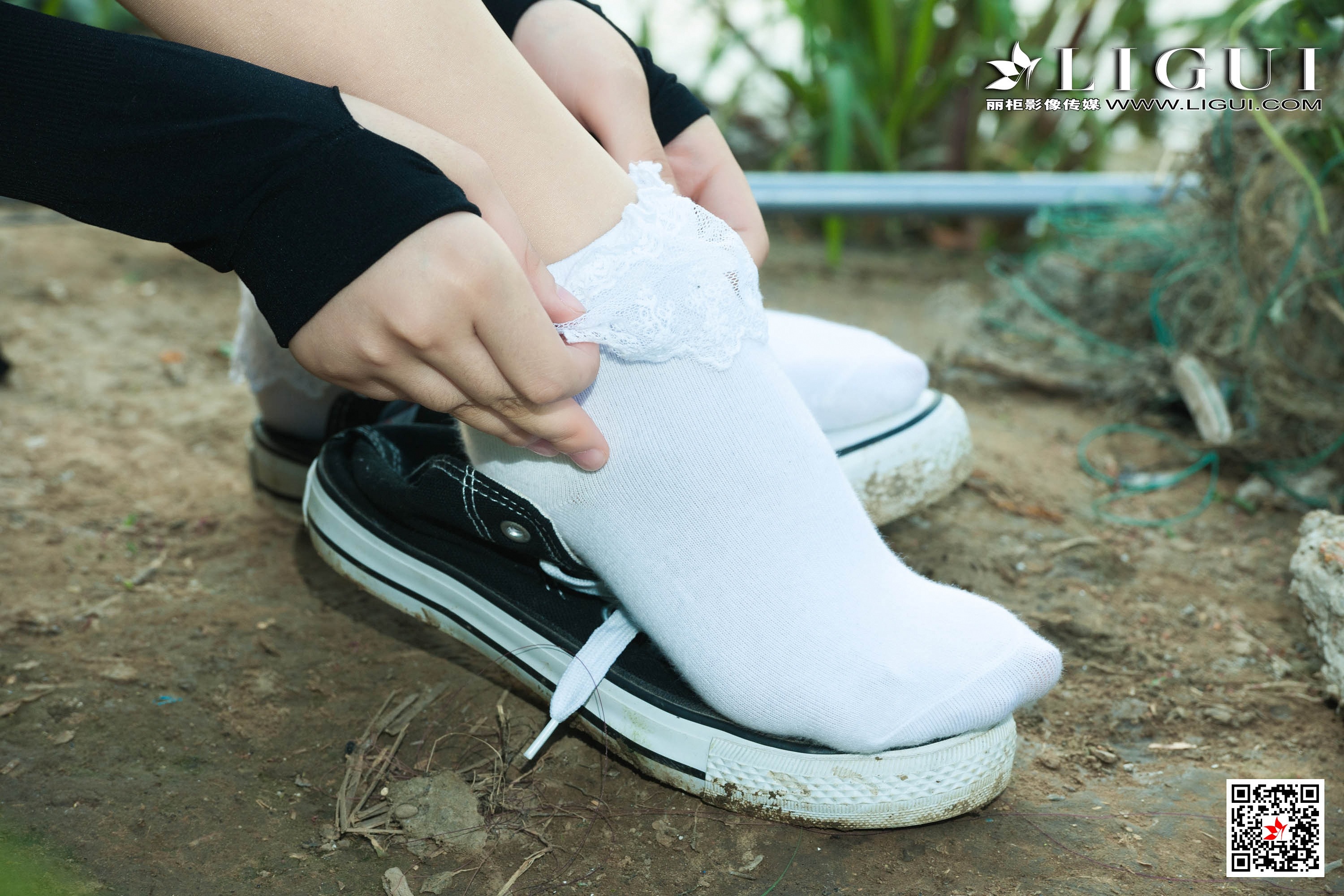 pretty lady dirty feet 106